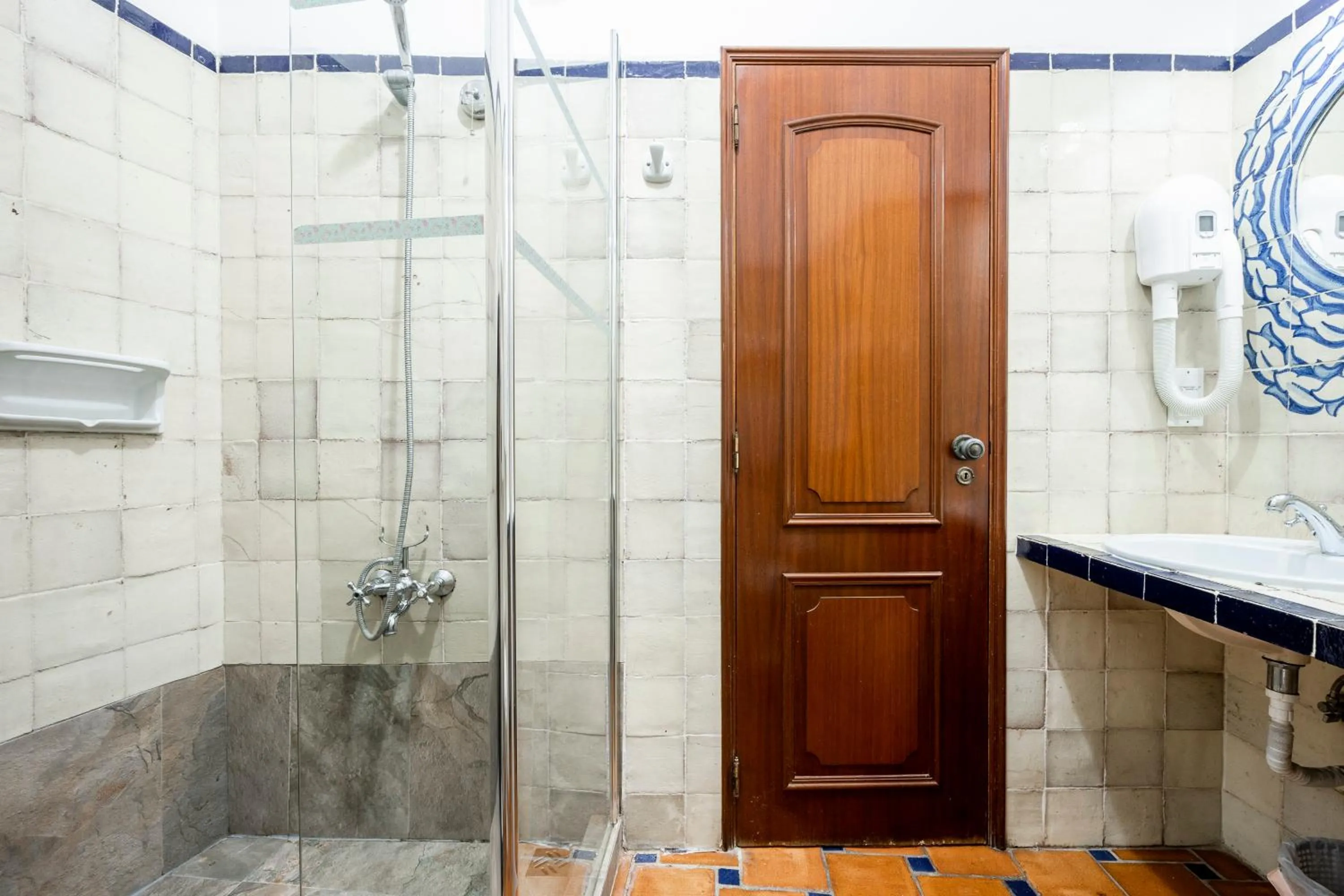 Shower in Residencial Mares