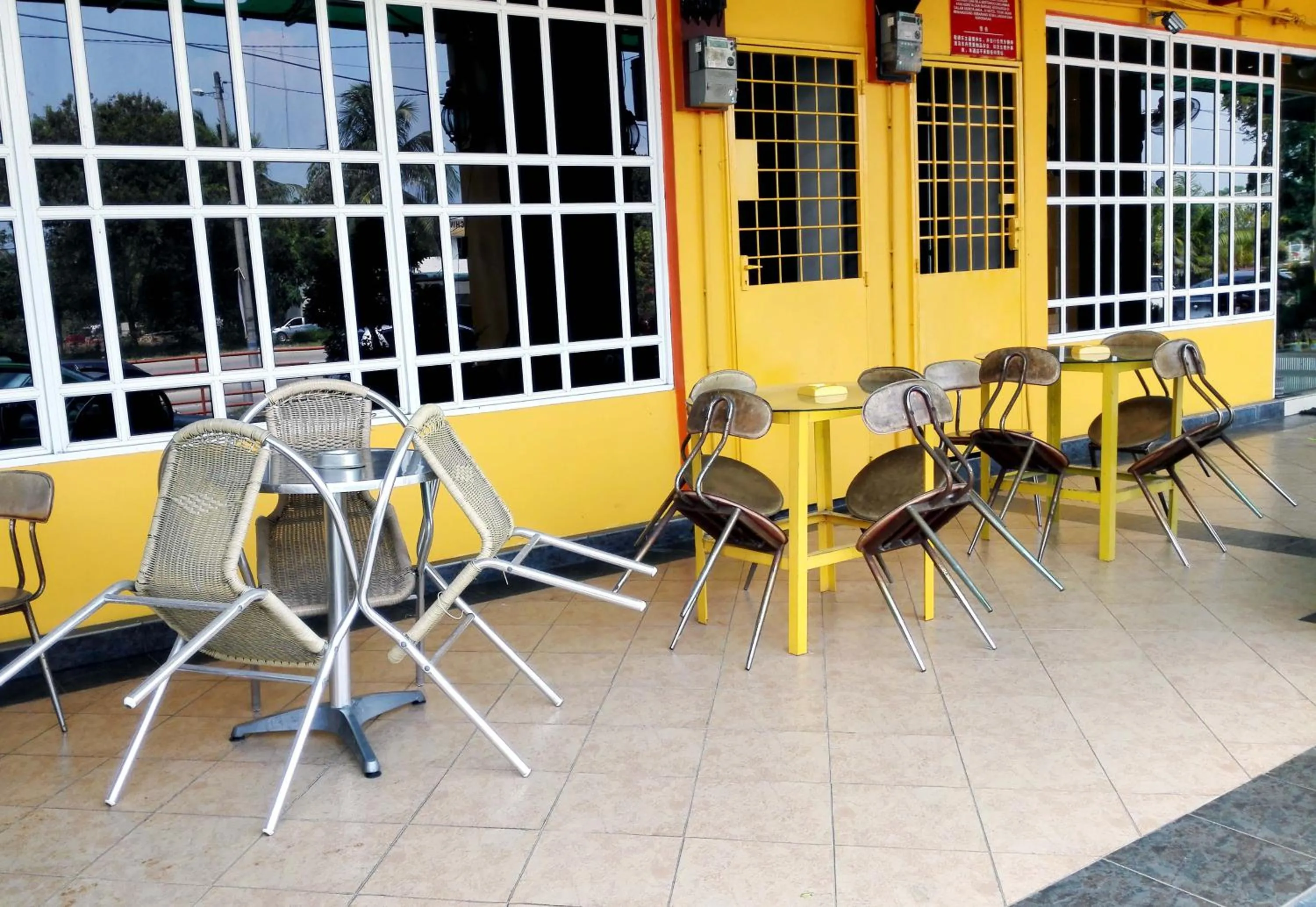 Facade/entrance in JV Hotel @ Simpang Ampat