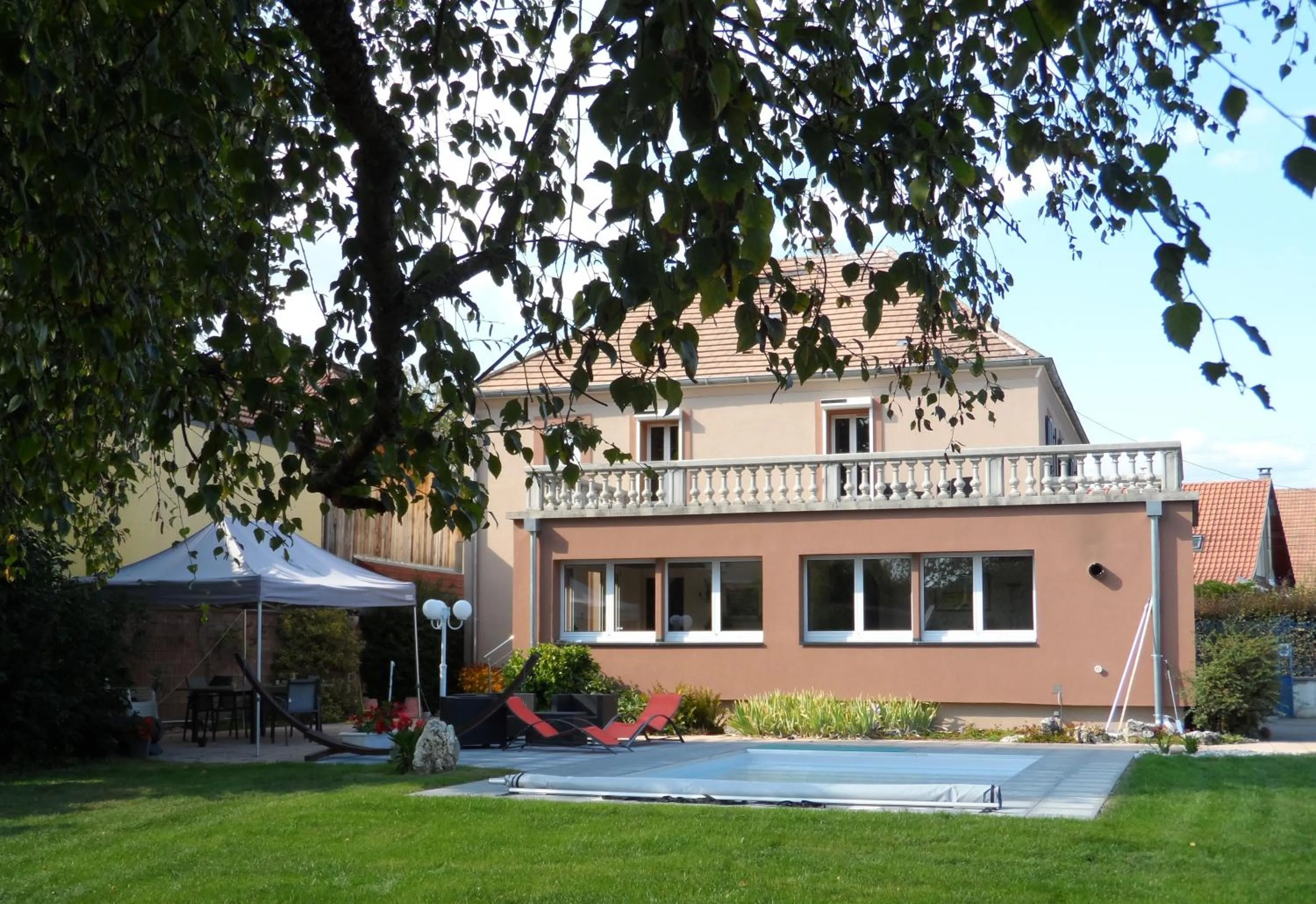 Swimming pool in Maison Curiale