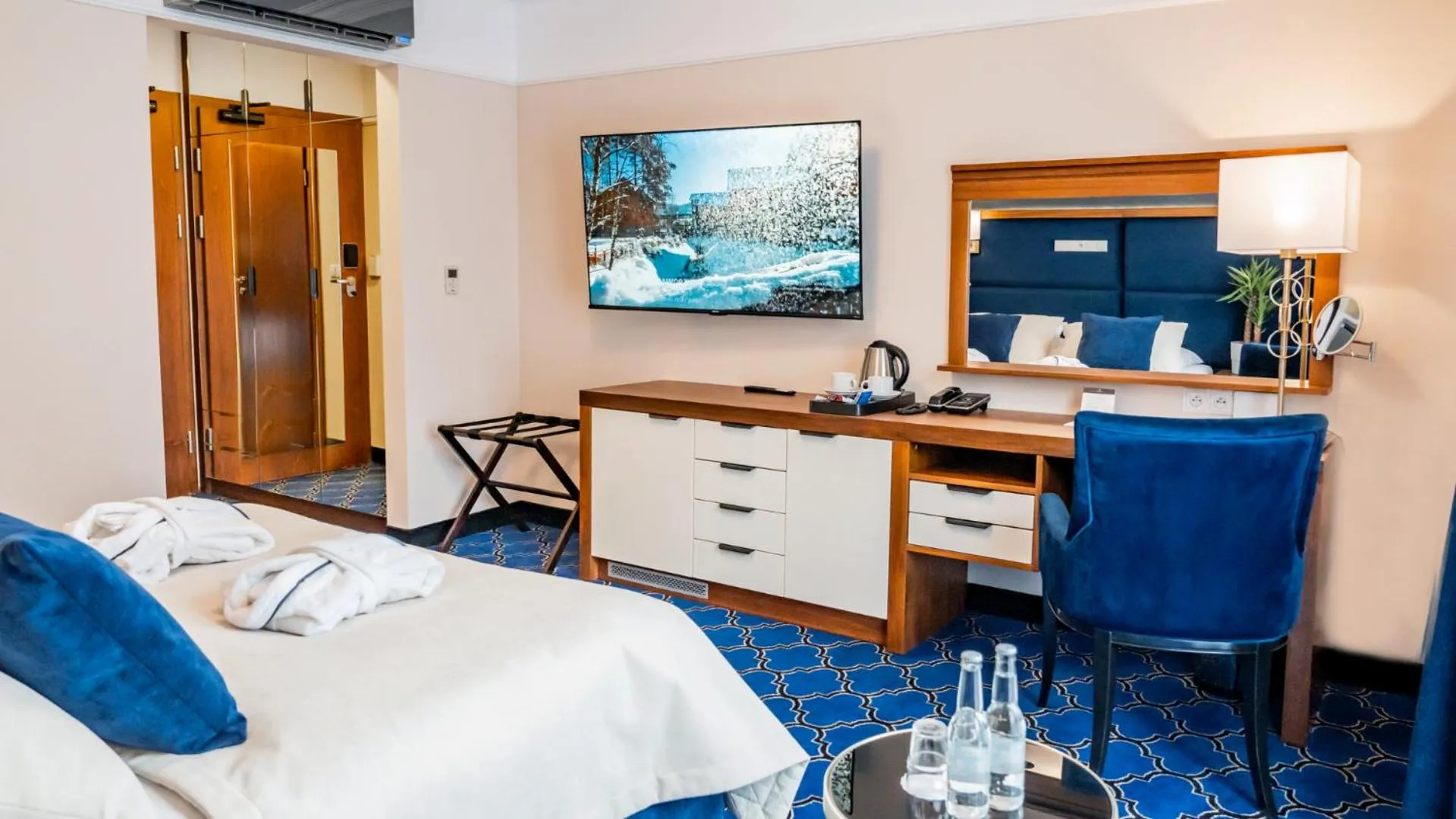 Photo of the whole room, Bed in Hotel Czarny Potok Resort SPA & Conference