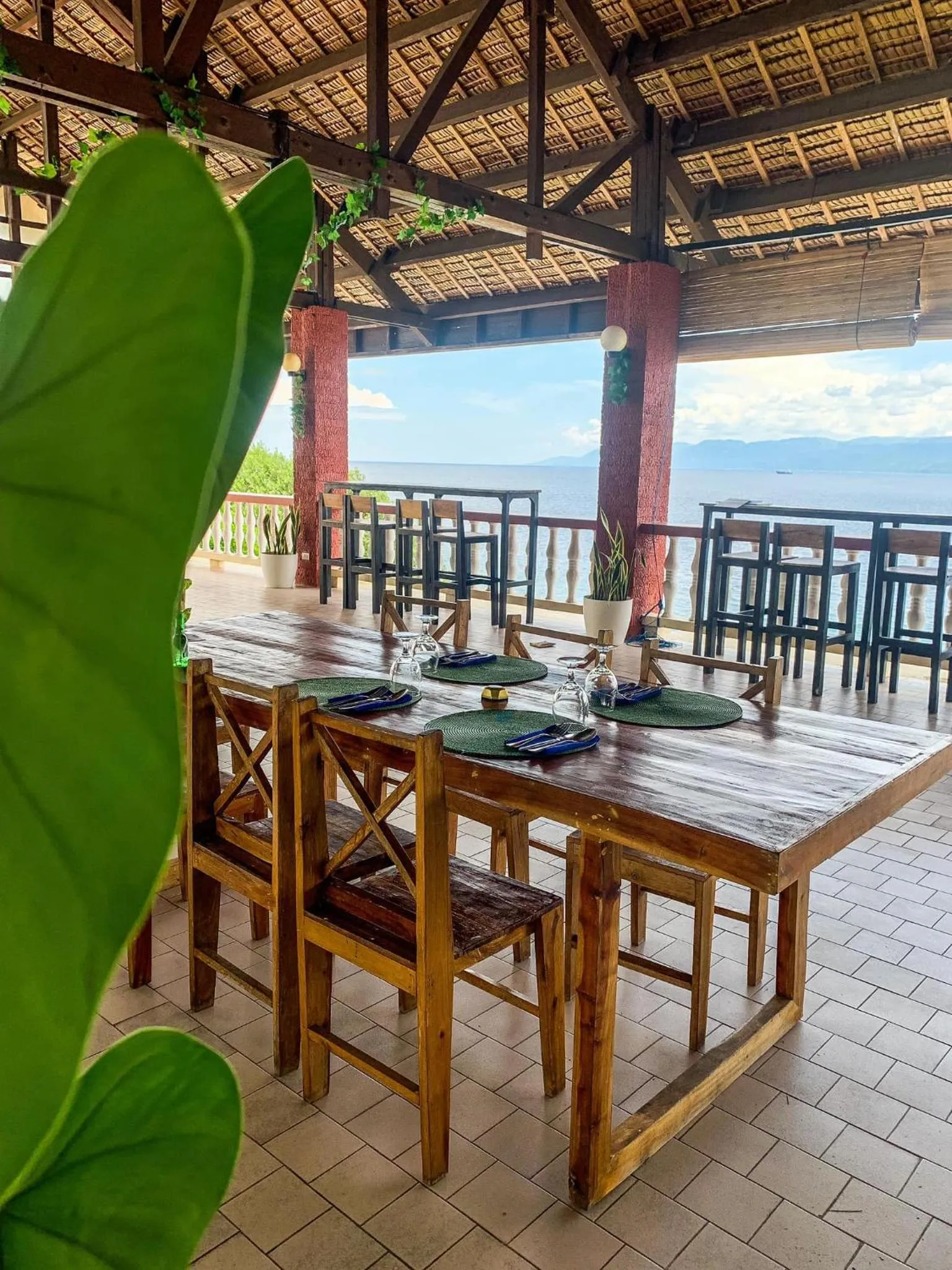 Dining area in Wuthering Heights Bed & Breakfast by the Sea