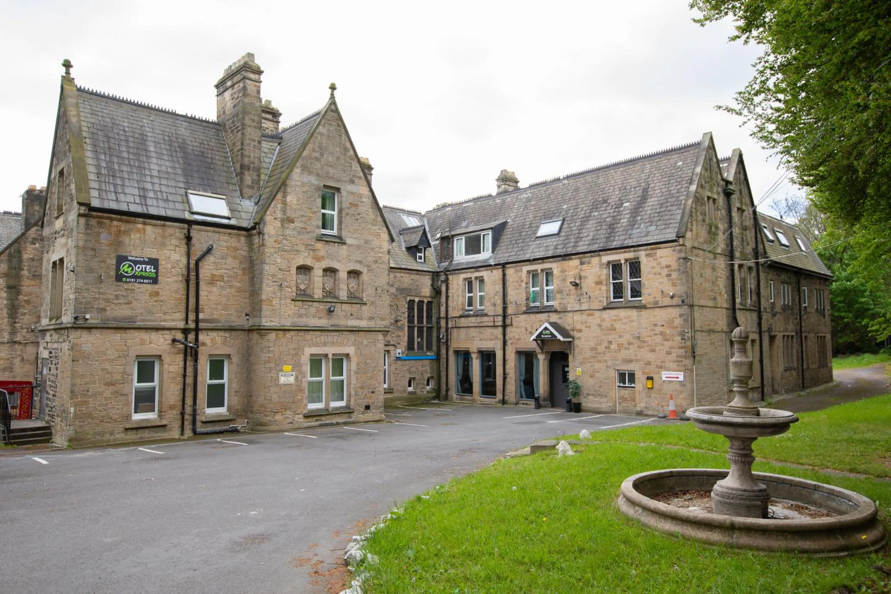 Property building in Grainger House Hotel