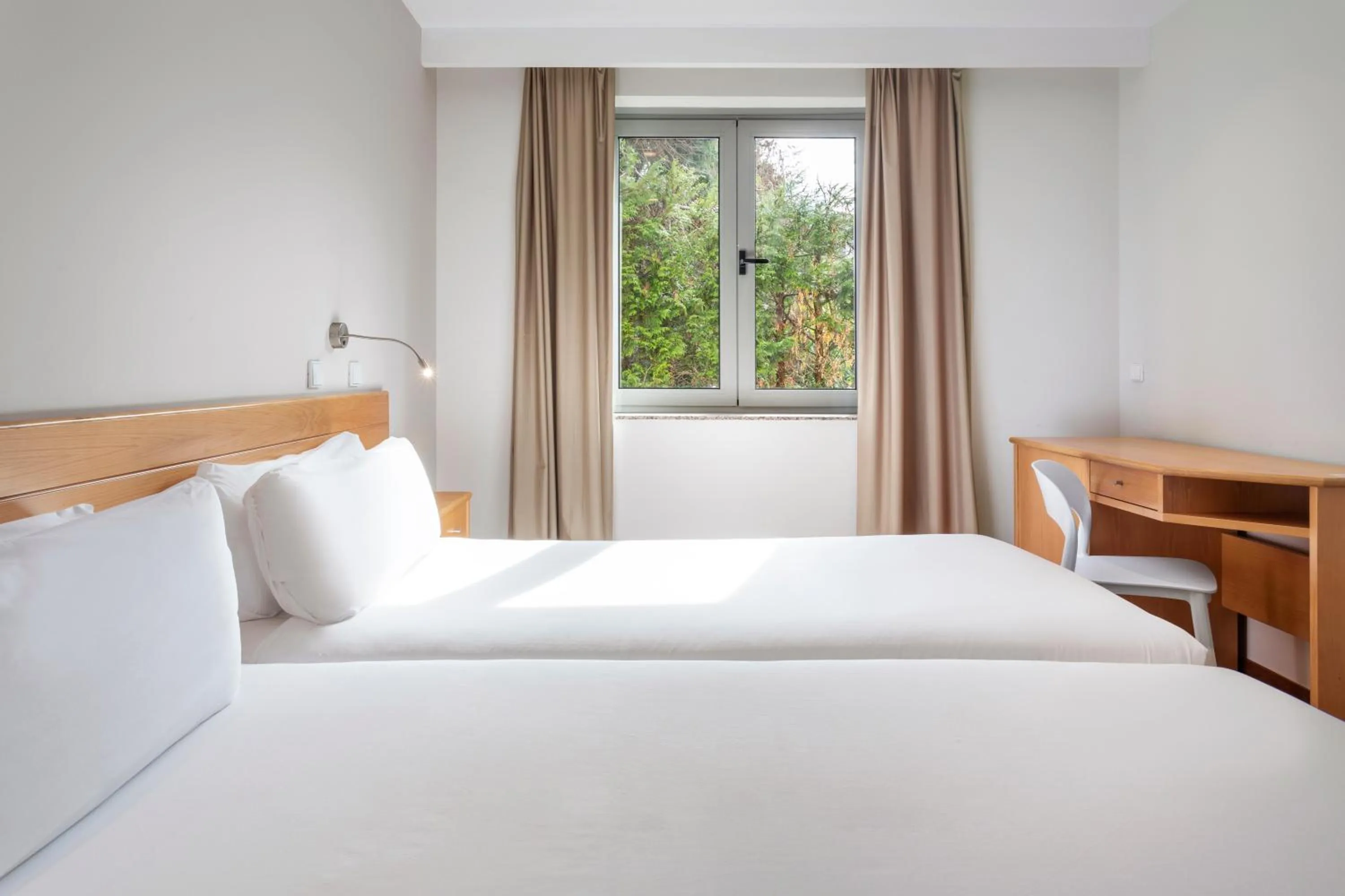 TV and multimedia, Bed in B&B HOTEL Braga Lamacaes