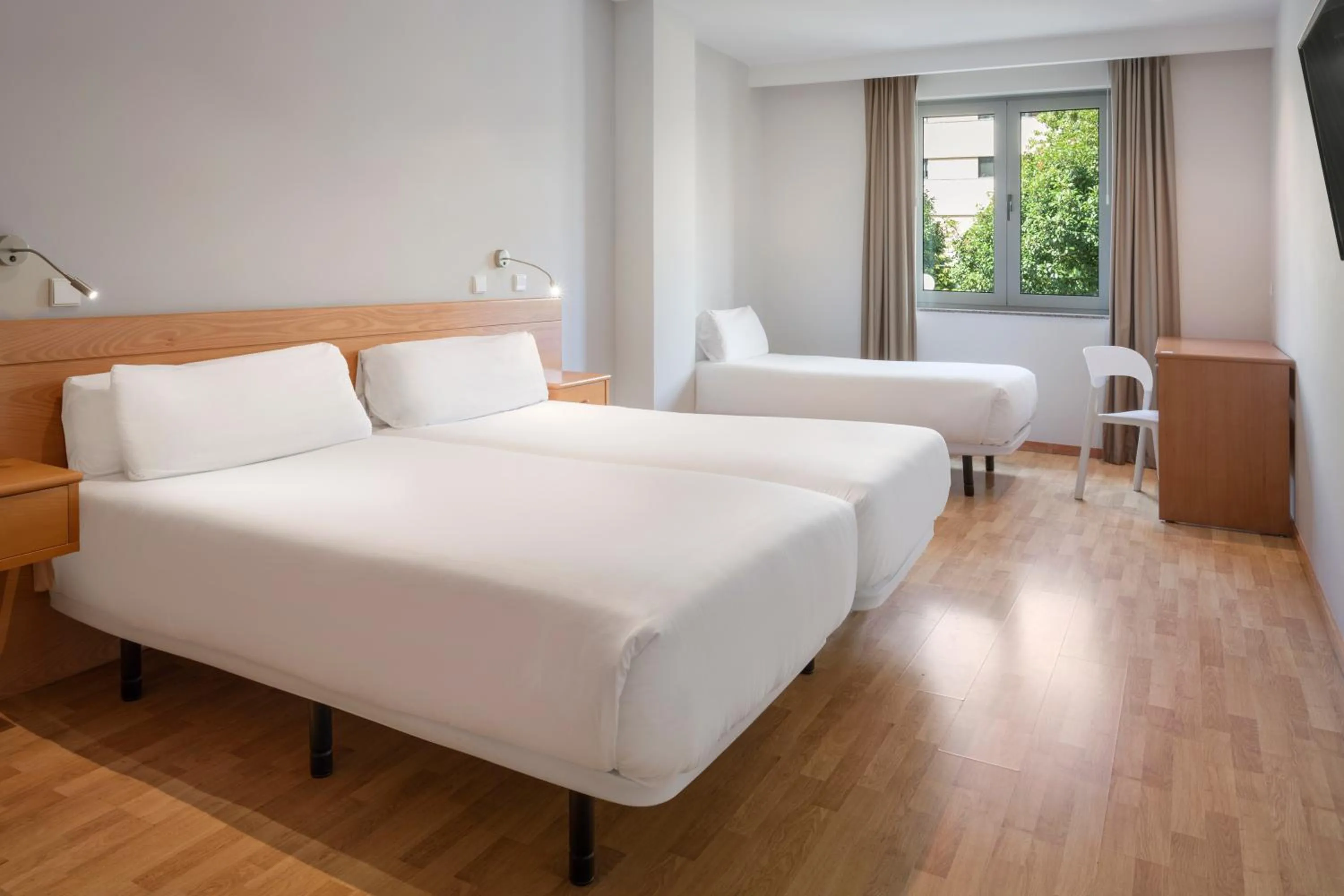 TV and multimedia, Bed in B&B HOTEL Braga Lamacaes