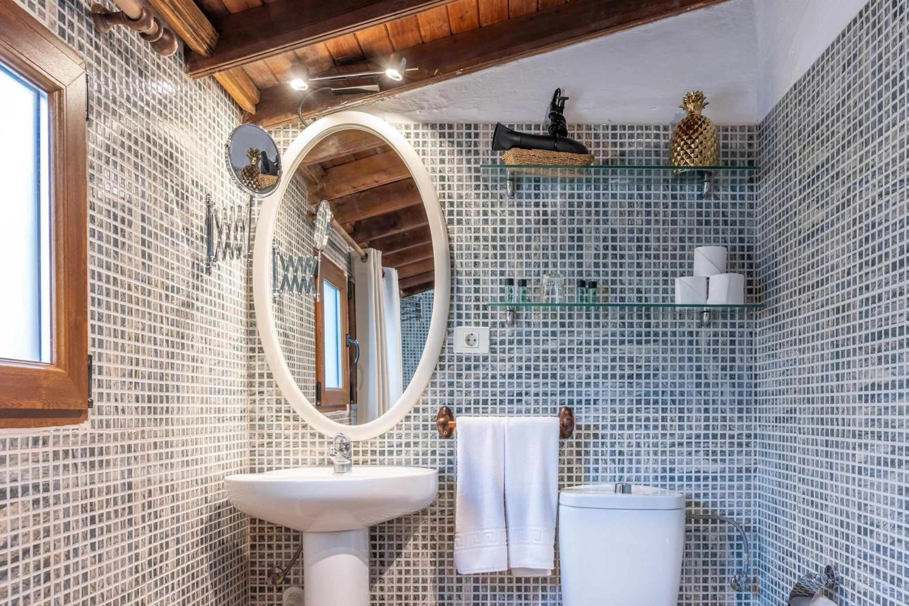 Shower in Hotel Rural El Refugio - Solo Adultos