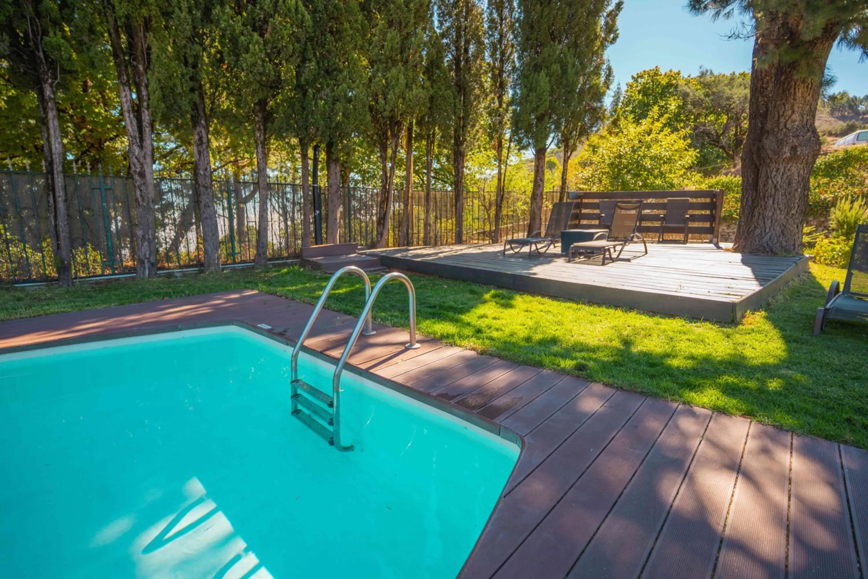 Swimming pool in Hotel Rural El Refugio - Solo Adultos