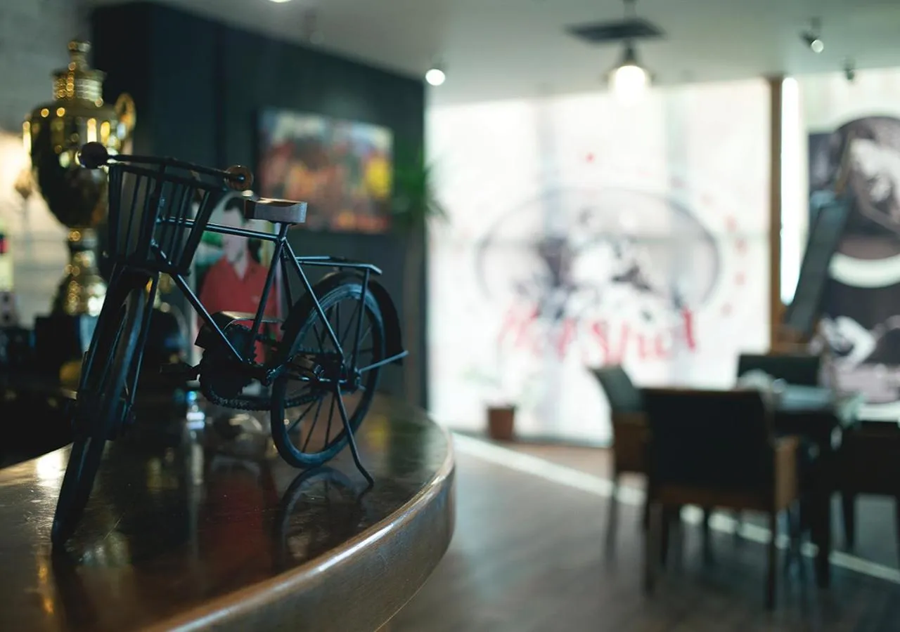 Restaurant/places to eat in Ajnadeen Hotel