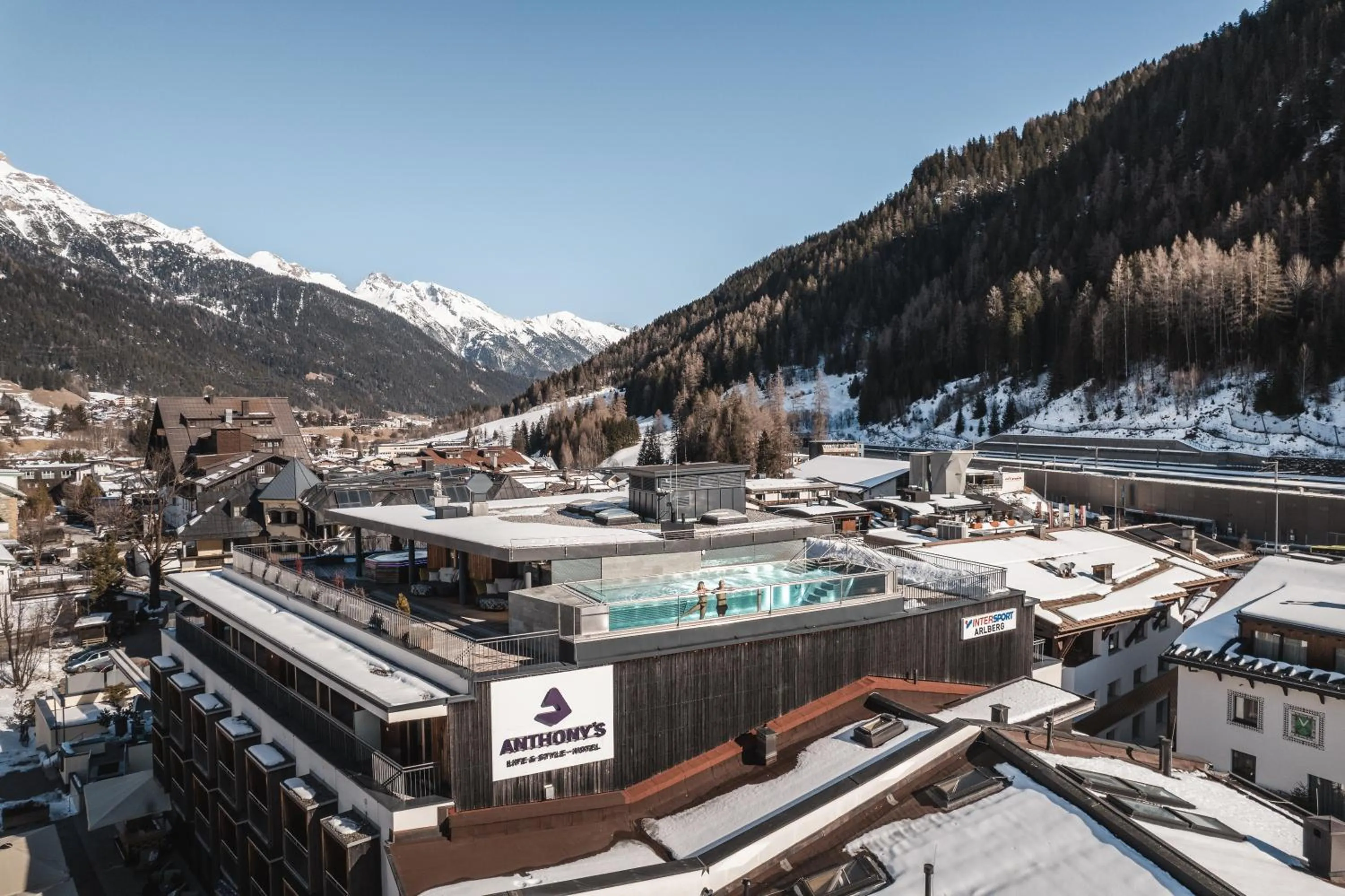 Swimming pool in Anthony's Life&Style Hotel