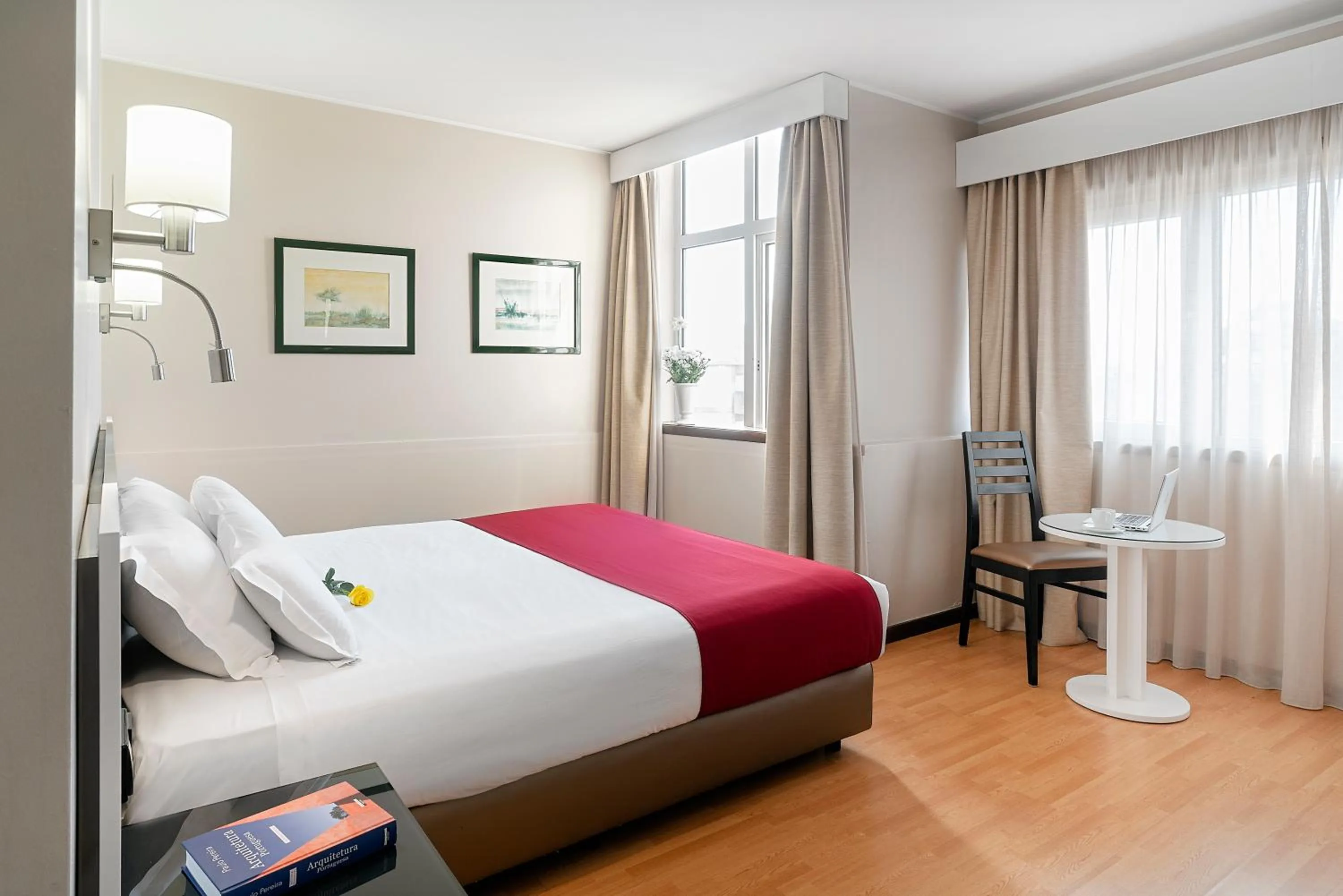 Bed in Hotel Amadeos - Matosinhos - Porto