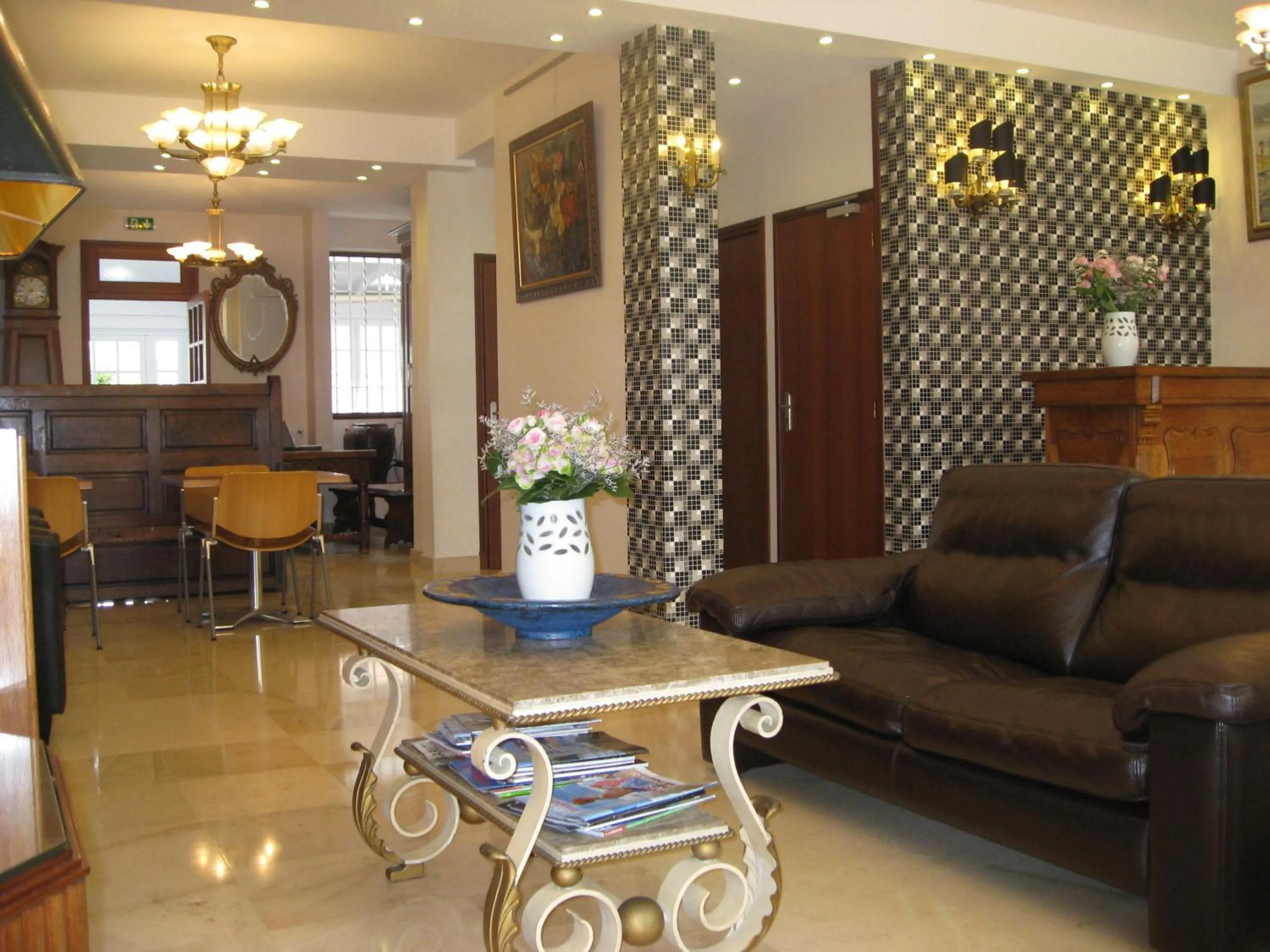 Lobby or reception in Hotel Barnetche