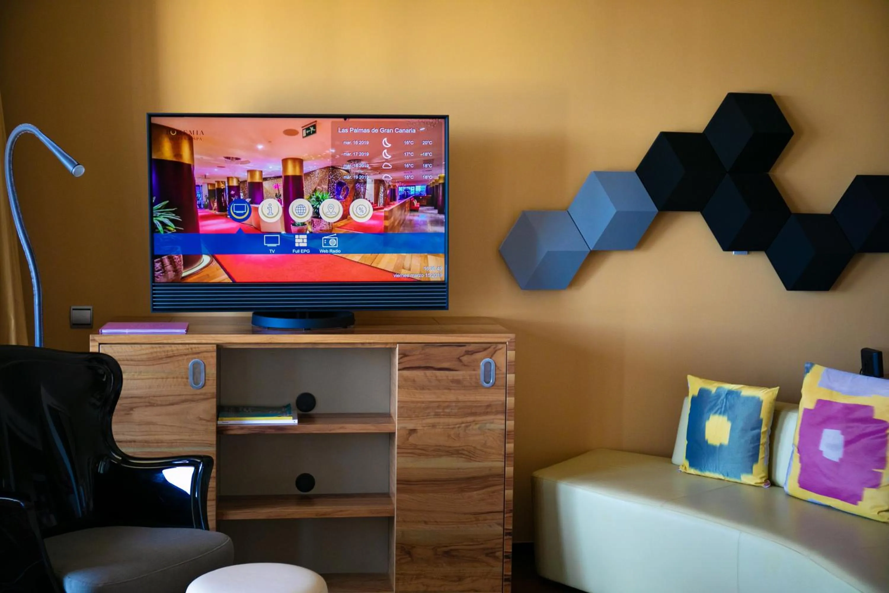 TV and multimedia in Bohemia Suites & Spa - Adults Only