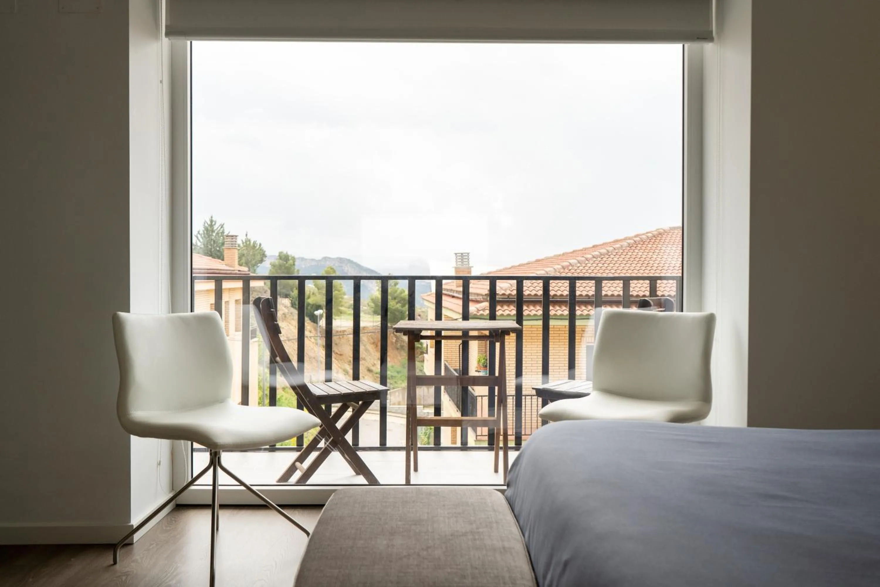 Balcony/Terrace, Bed in Hotel Castellote