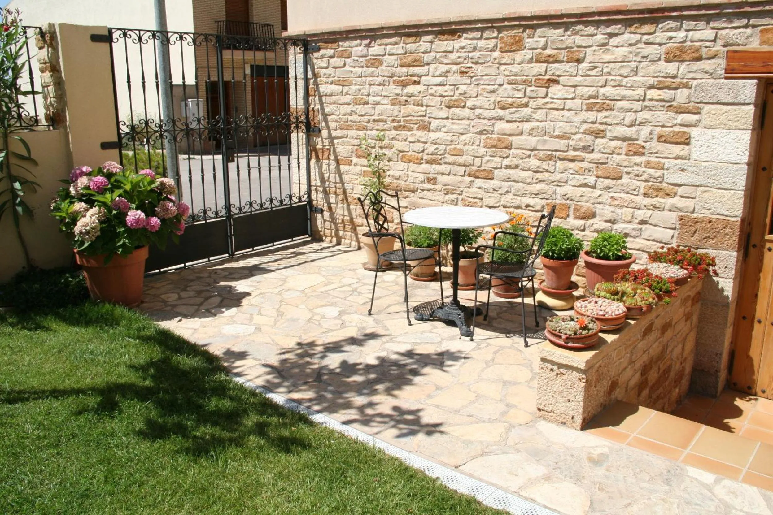 Patio in Hotel Castellote