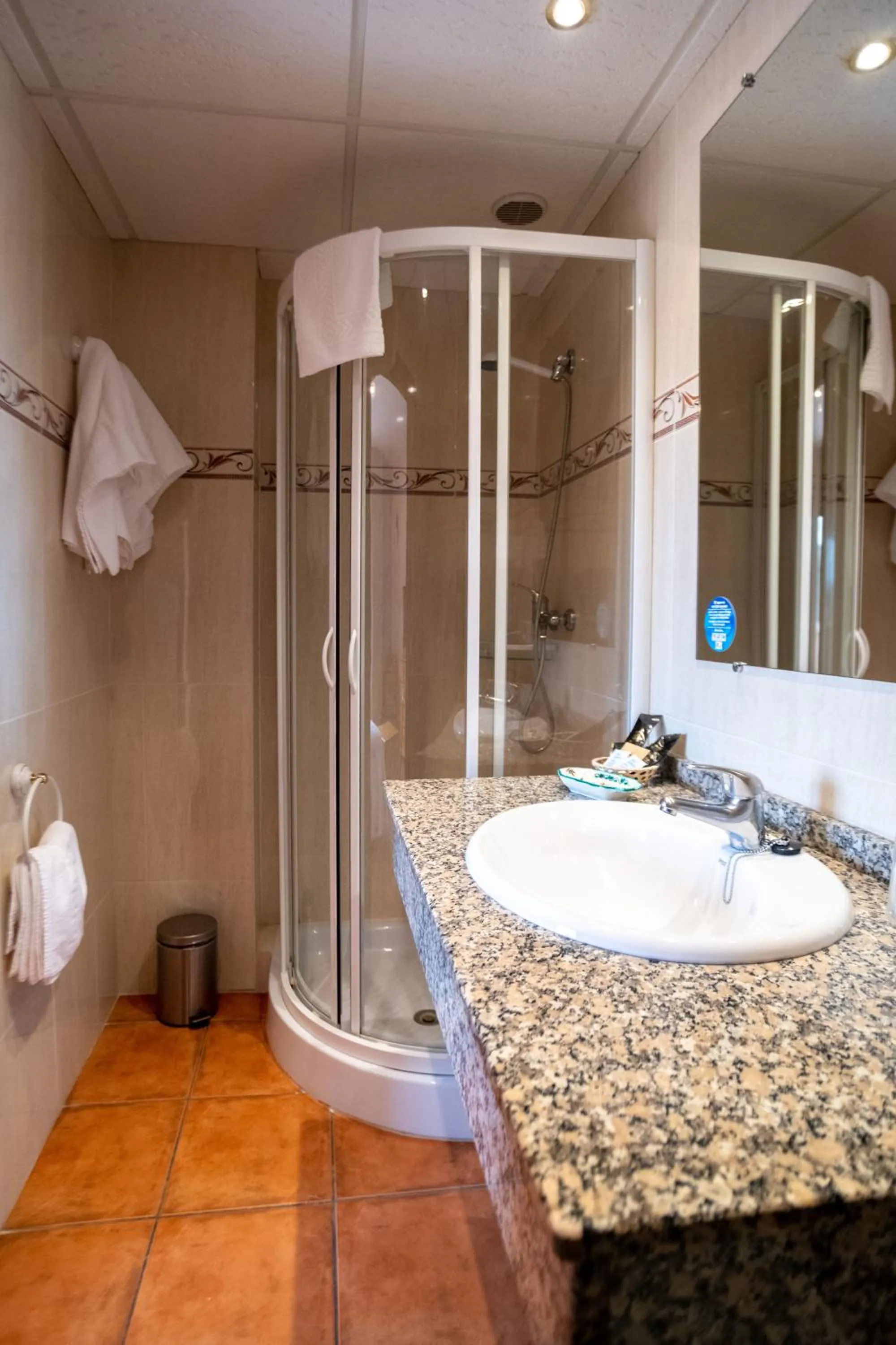 Bathroom in Hotel Castellote