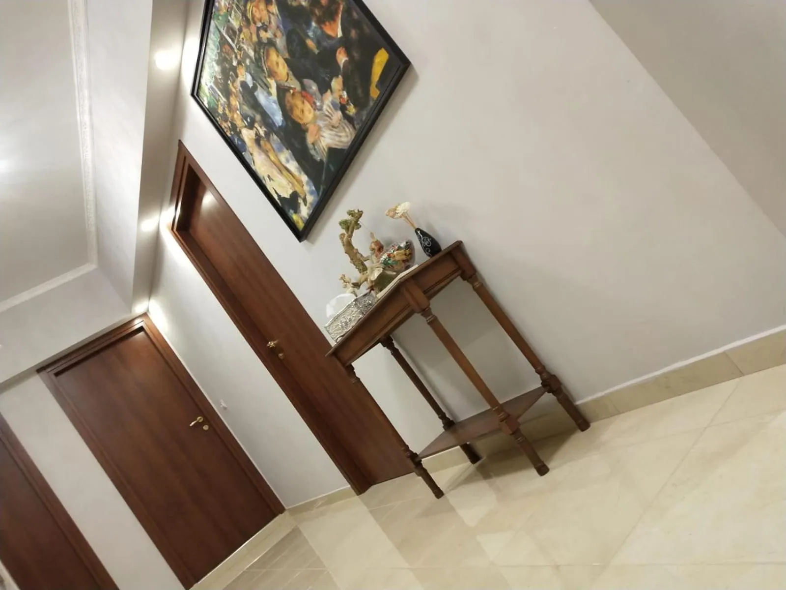 TV/Entertainment Center in Seven Miracles Inn