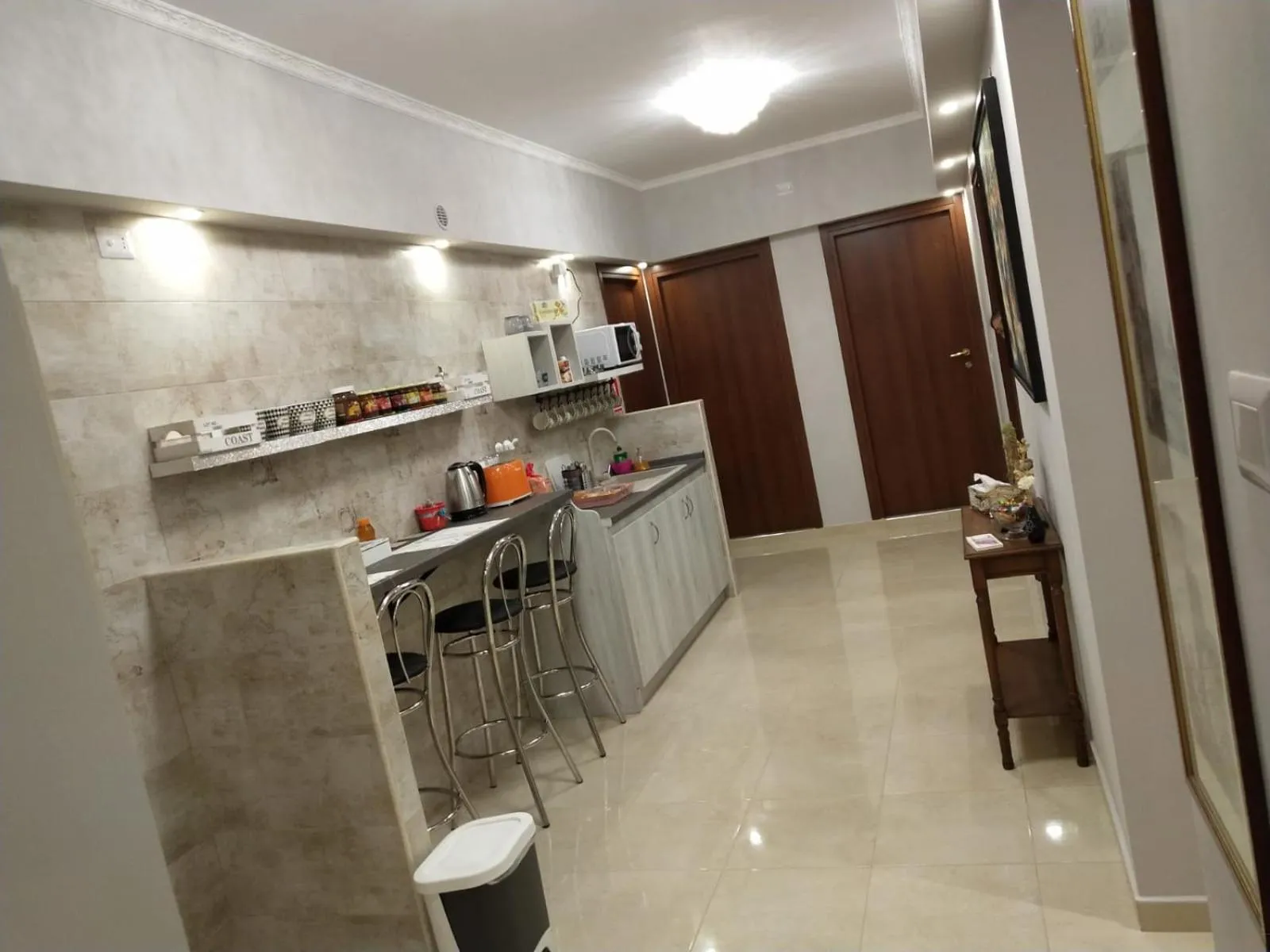 Kitchen/Kitchenette in Seven Miracles Inn