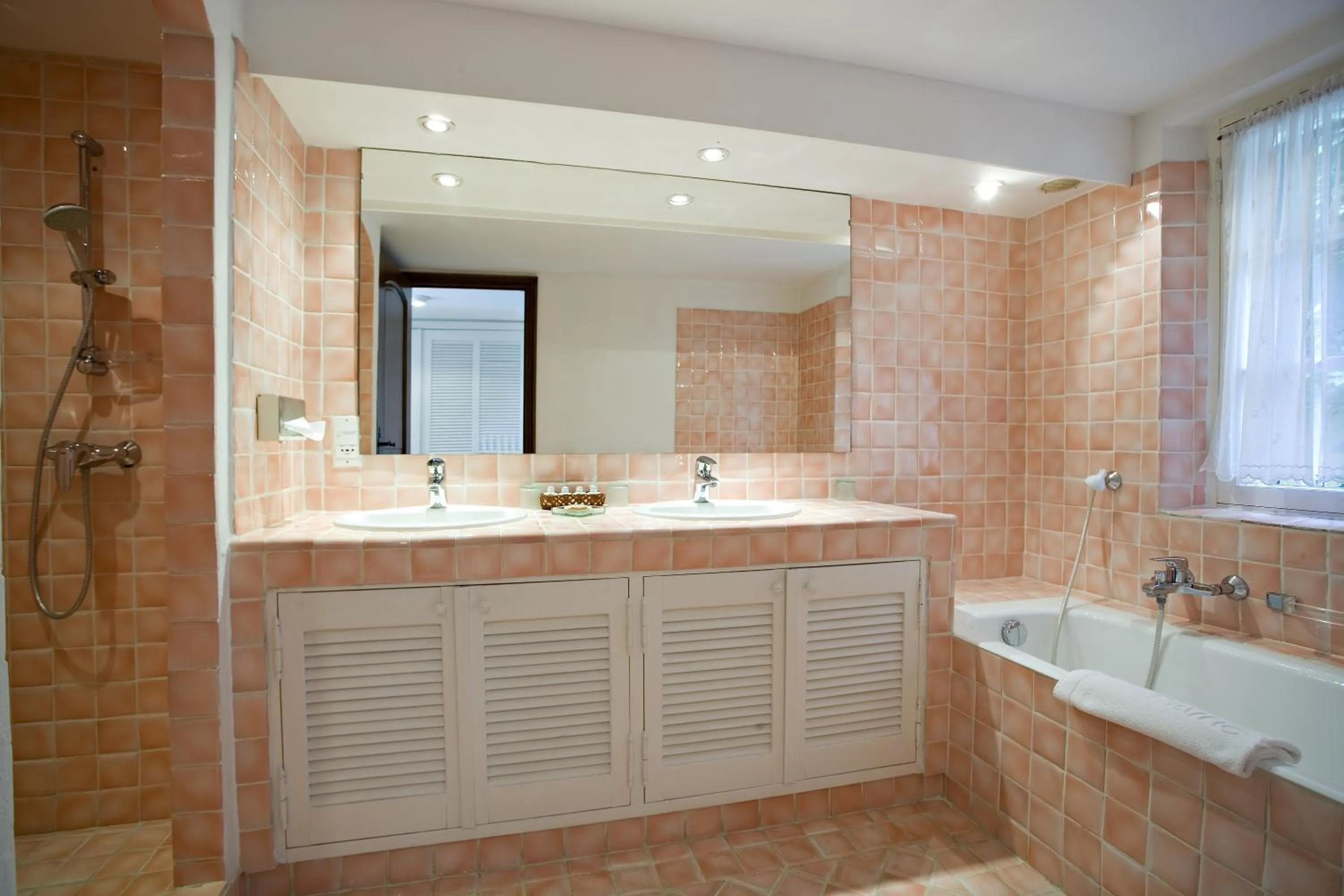 Shower in Saint-Vincent