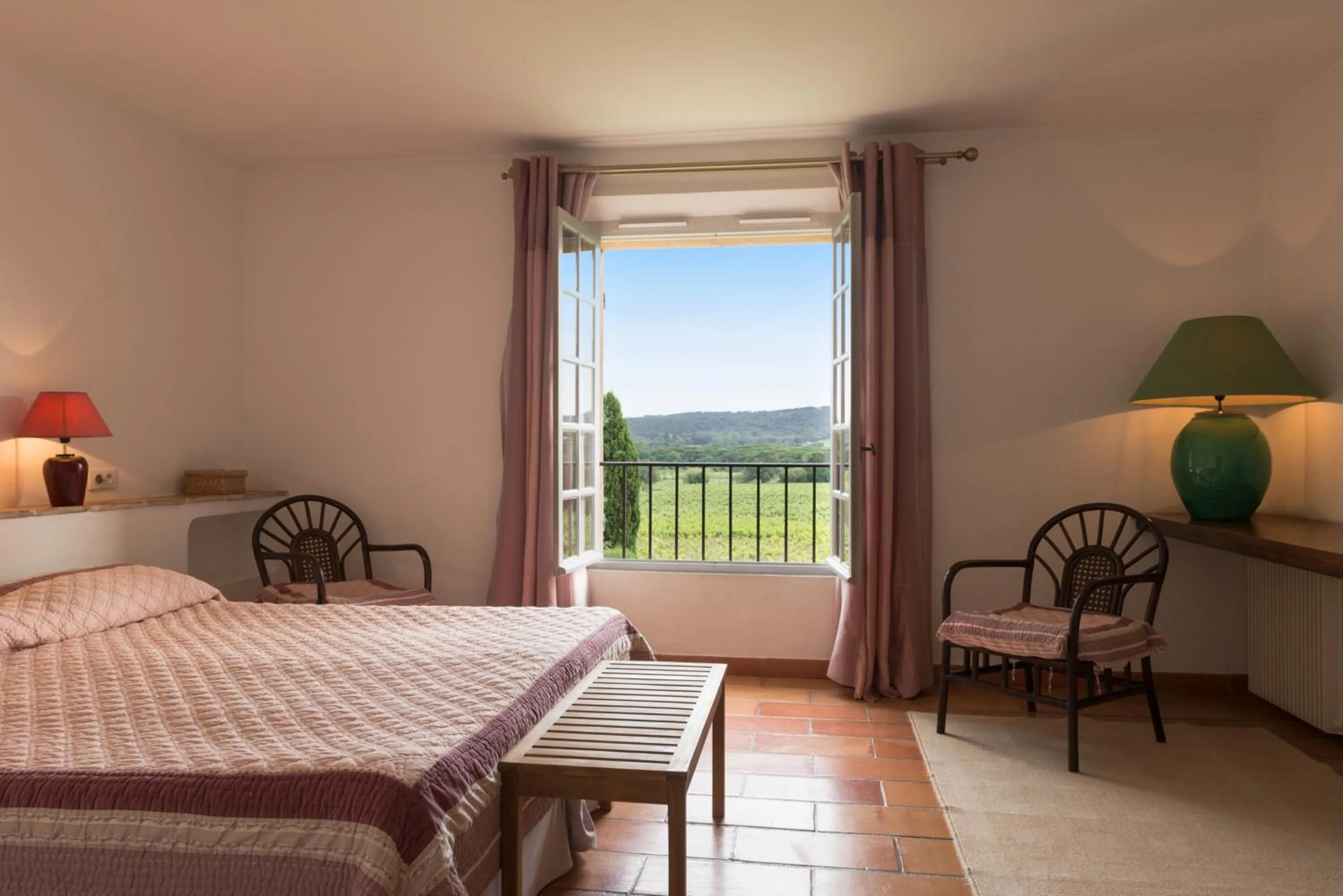 Photo of the whole room in Saint-Vincent