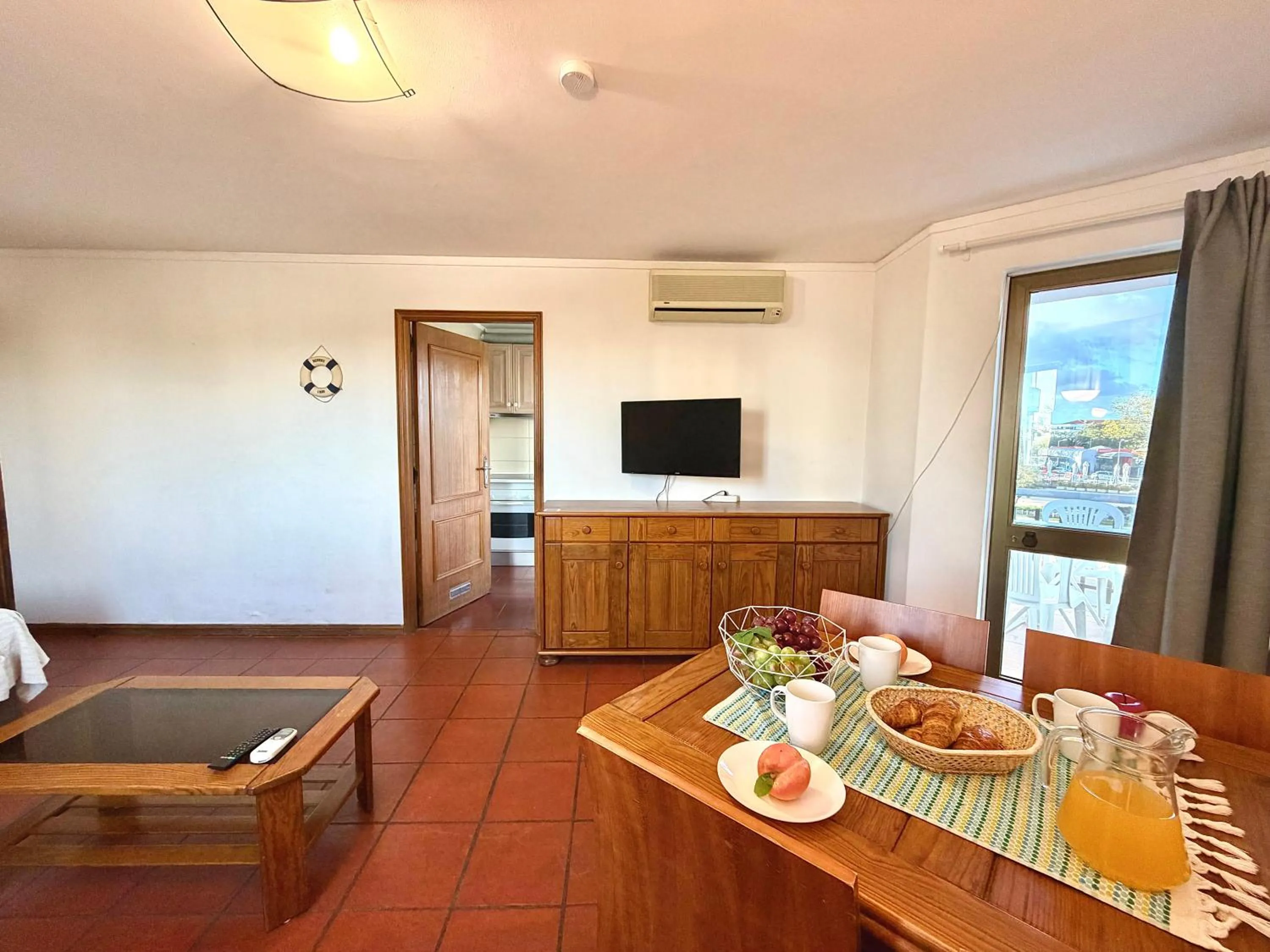 Living room in Algardia Marina Parque by Garvetur