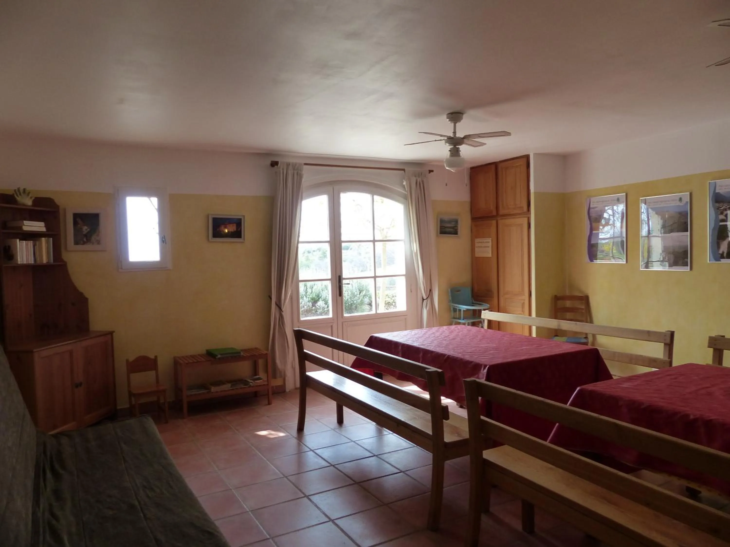 Dining area in La Ferme du petit Ségriès Bed and Breakfast