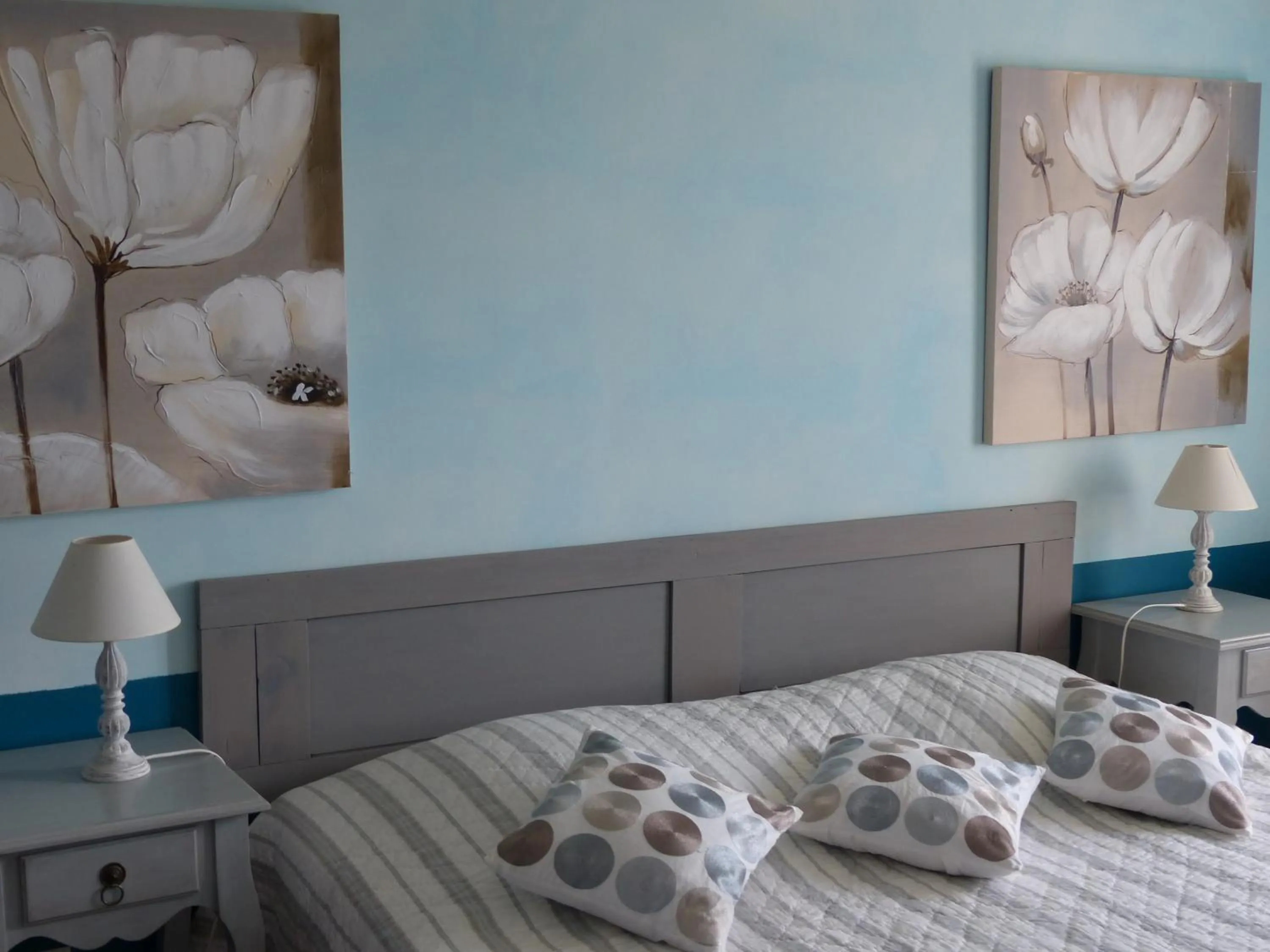 Bed in La Ferme du petit Ségriès Bed and Breakfast