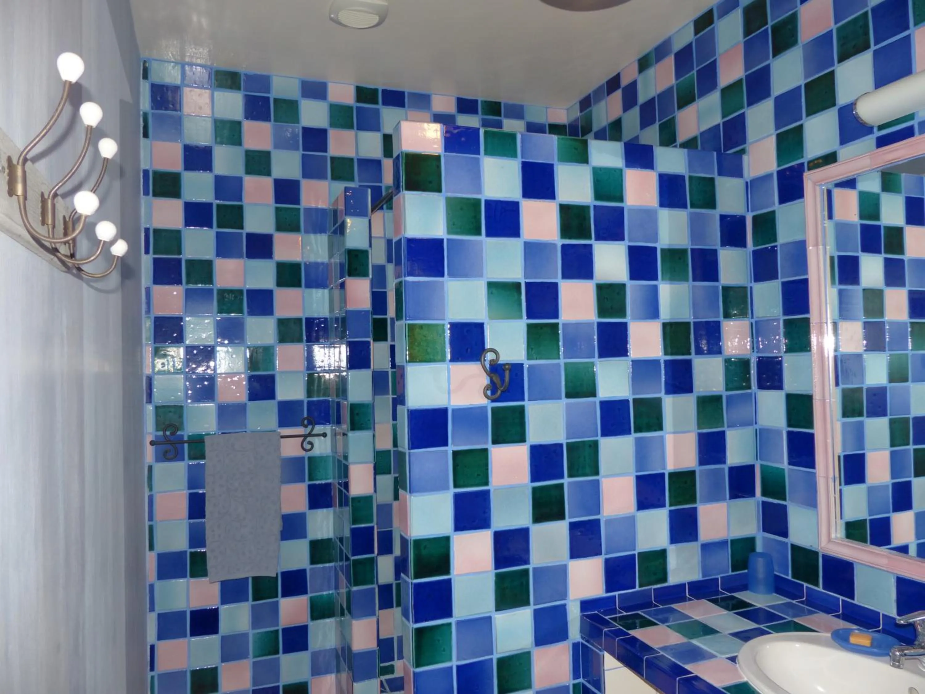 Bathroom in La Ferme du petit Ségriès Bed and Breakfast