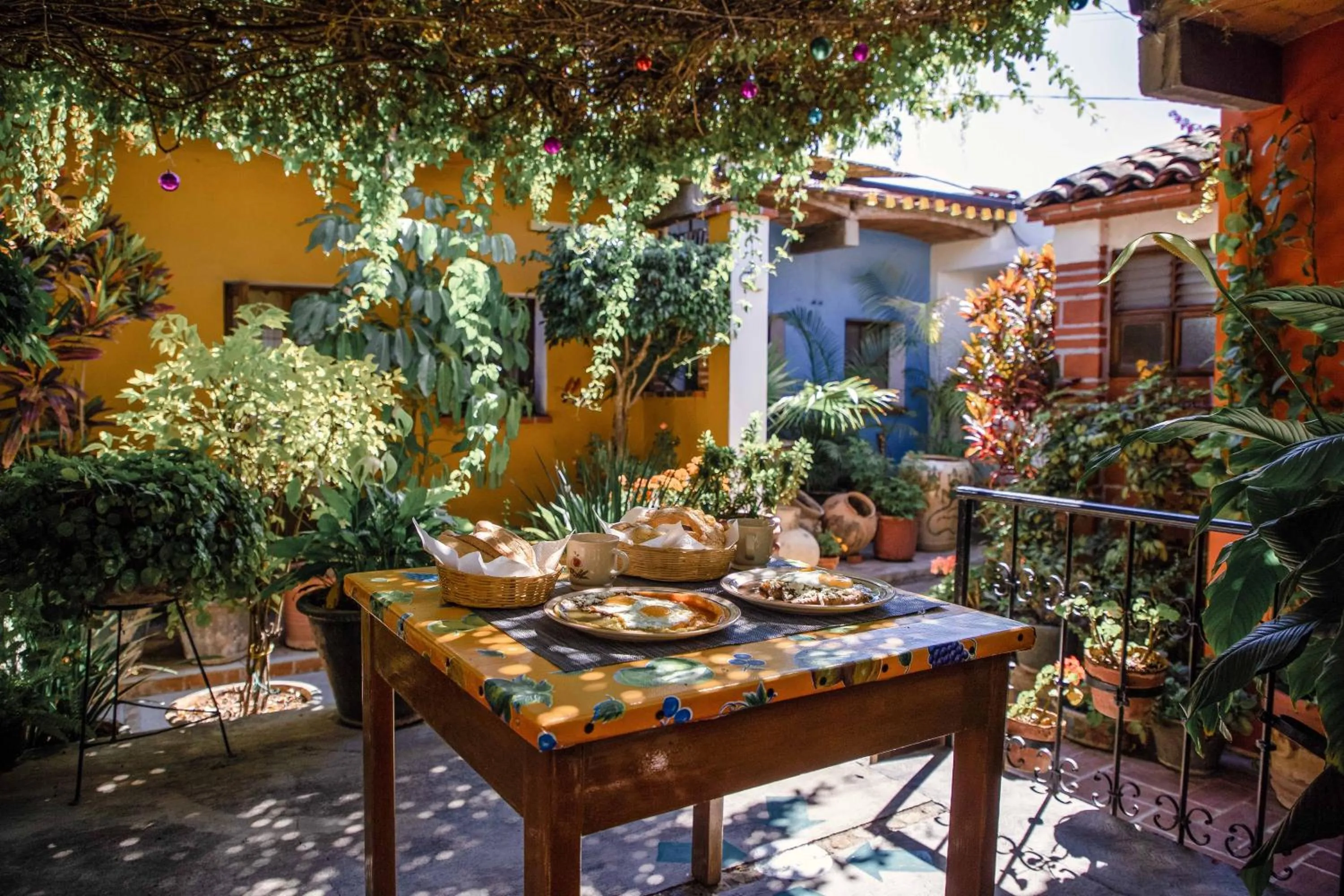 Patio in Hotel Las Golondrinas