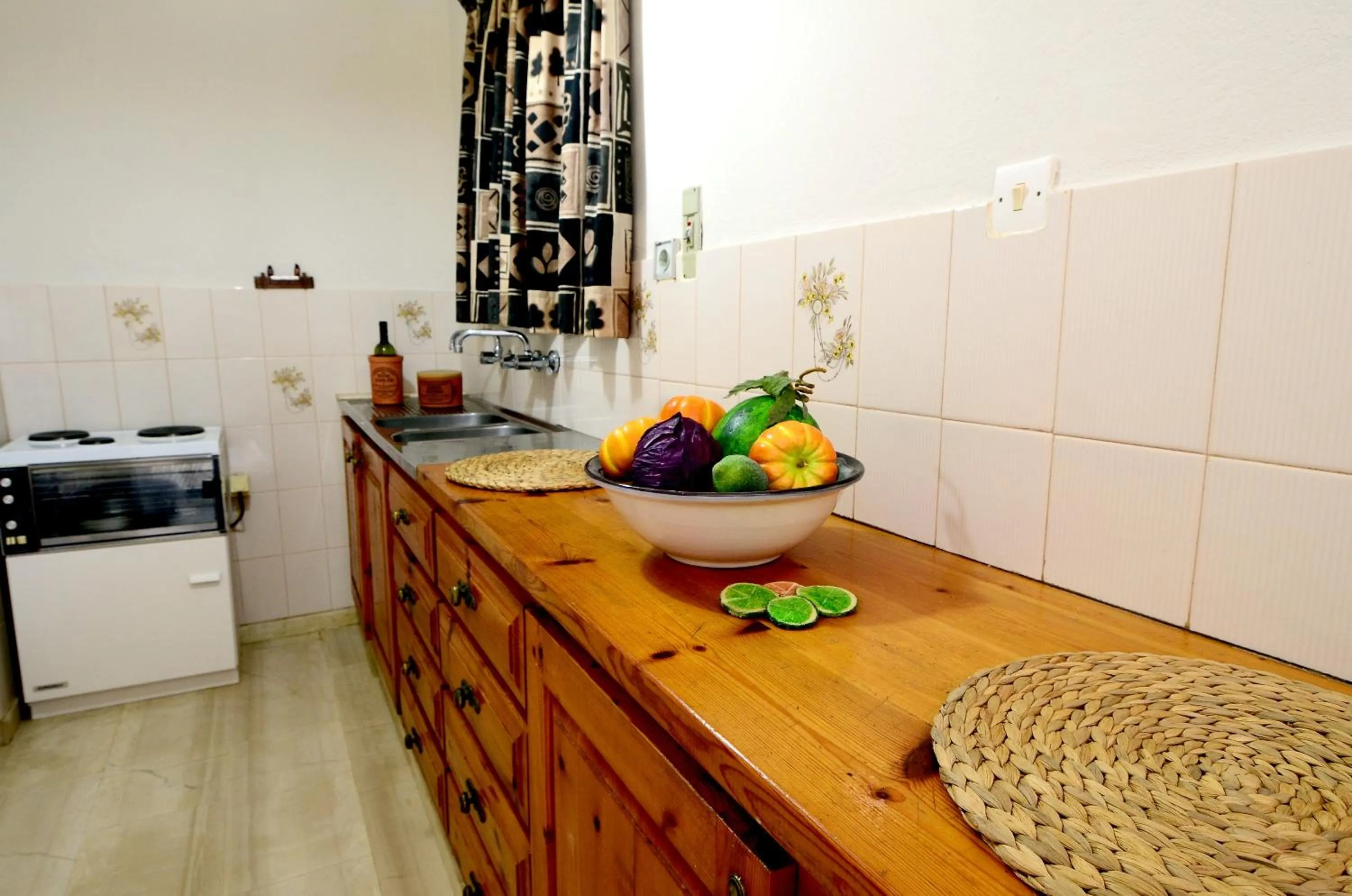 Kitchen or kitchenette in Golden Apartments