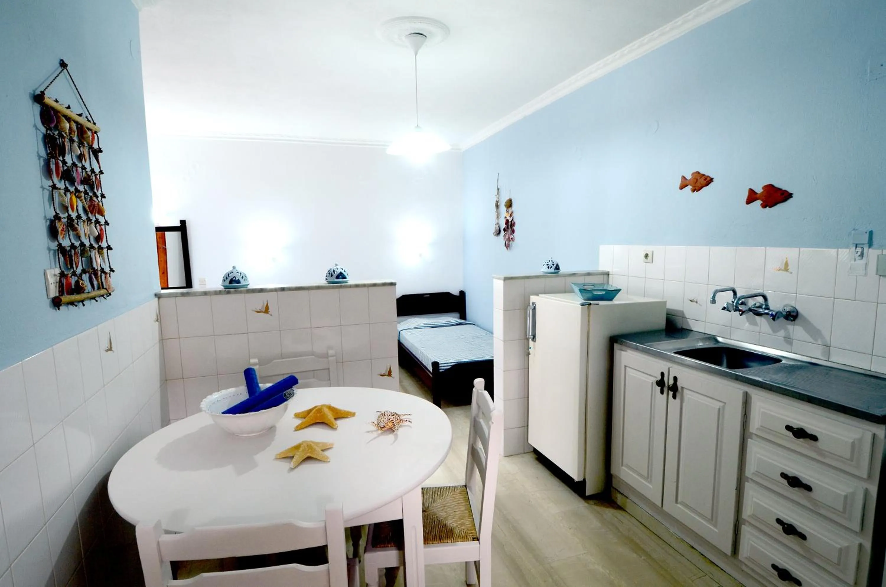 Kitchen or kitchenette in Golden Apartments