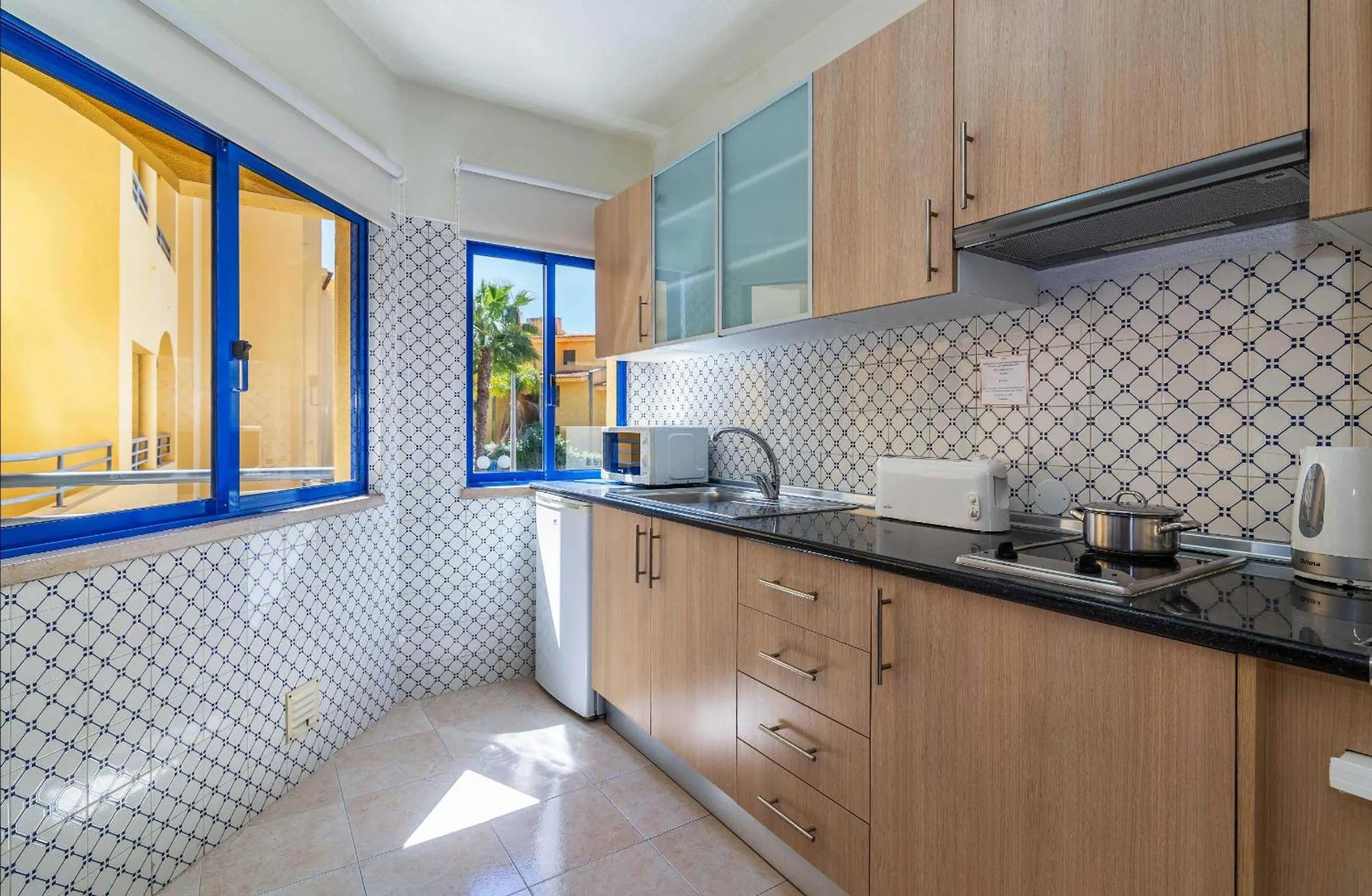 Kitchen or kitchenette in Rio by Garvetur