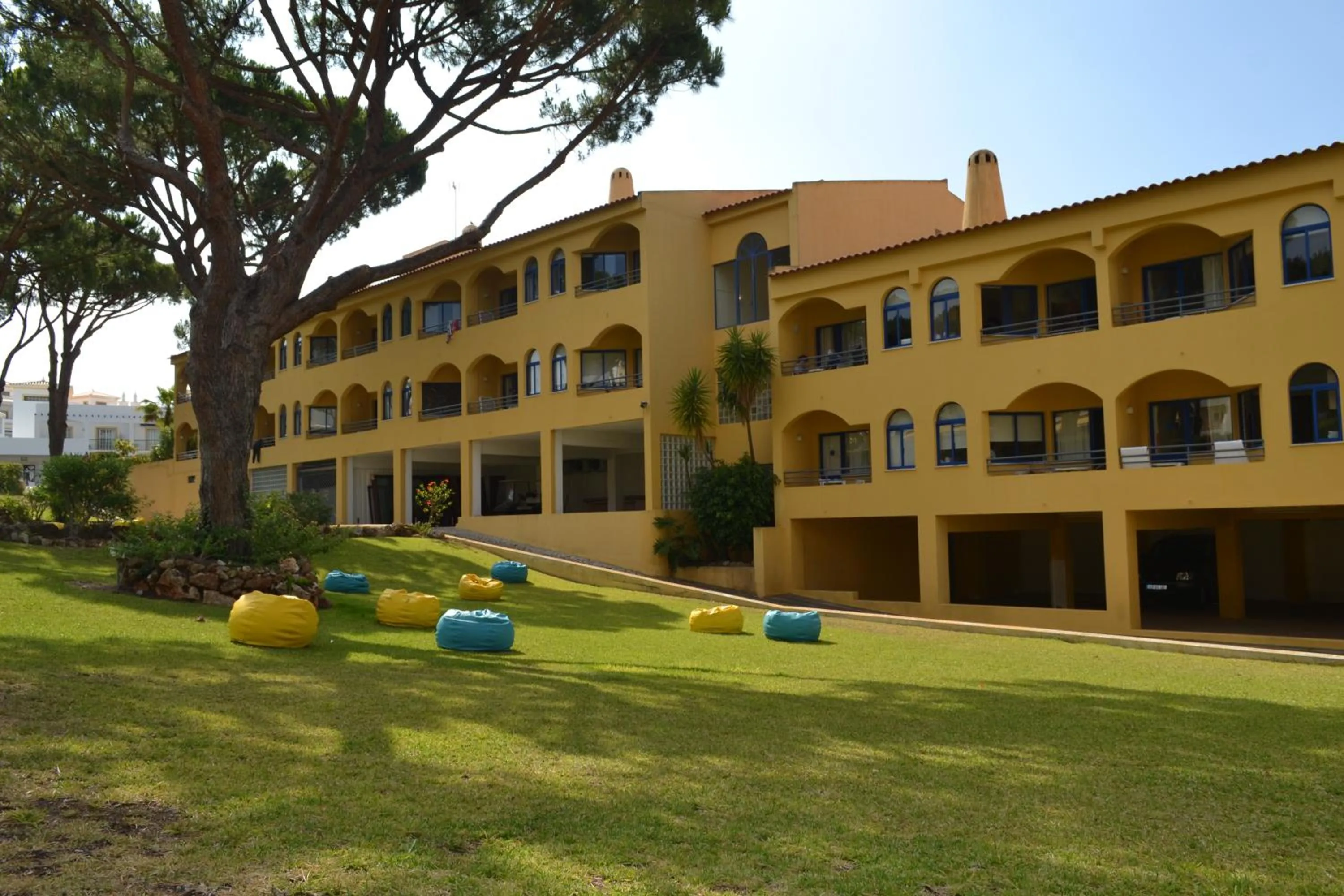 Area and facilities in Rio by Garvetur