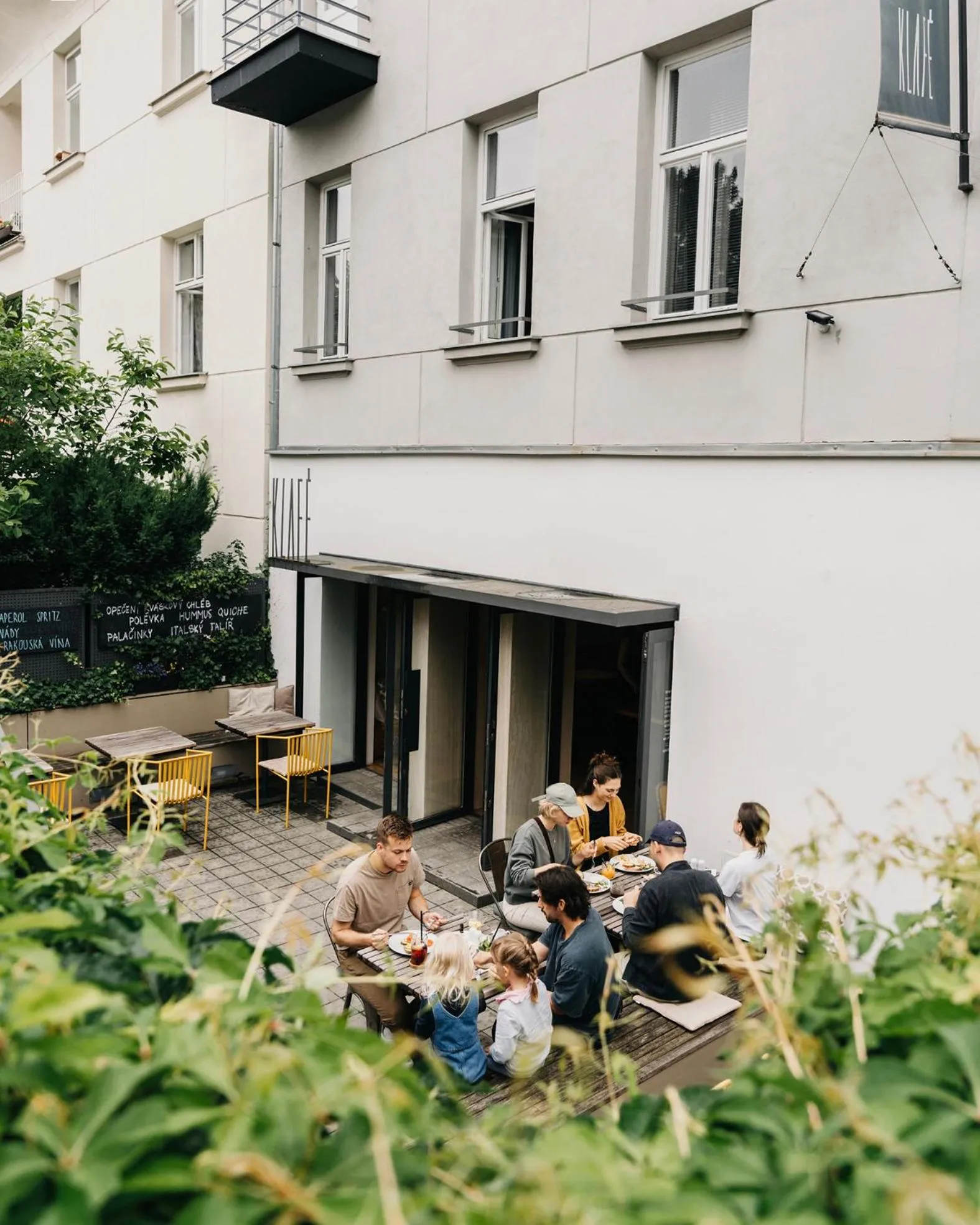 Restaurant/places to eat in Bed&Breakfast & Apartment Klafé