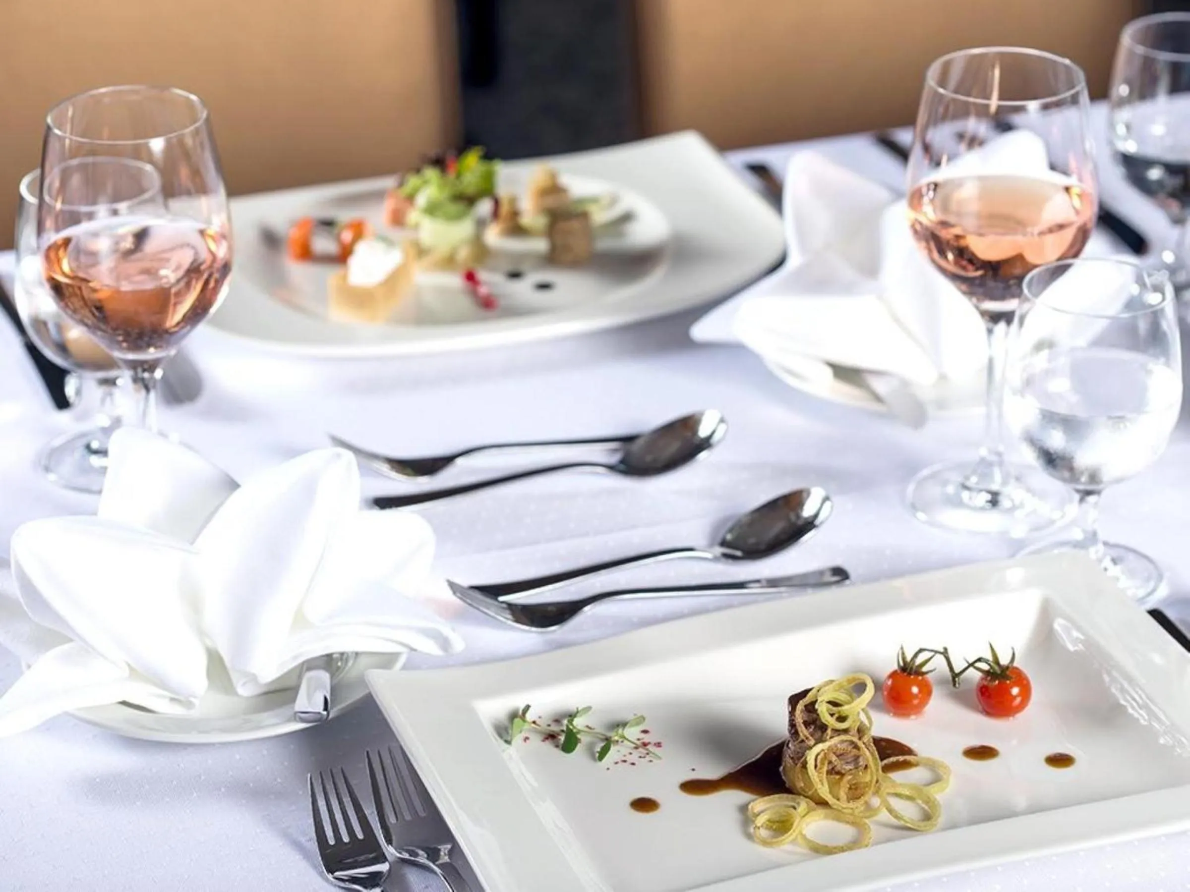 Restaurant/places to eat in ETO Park Hotel Business & Stadium