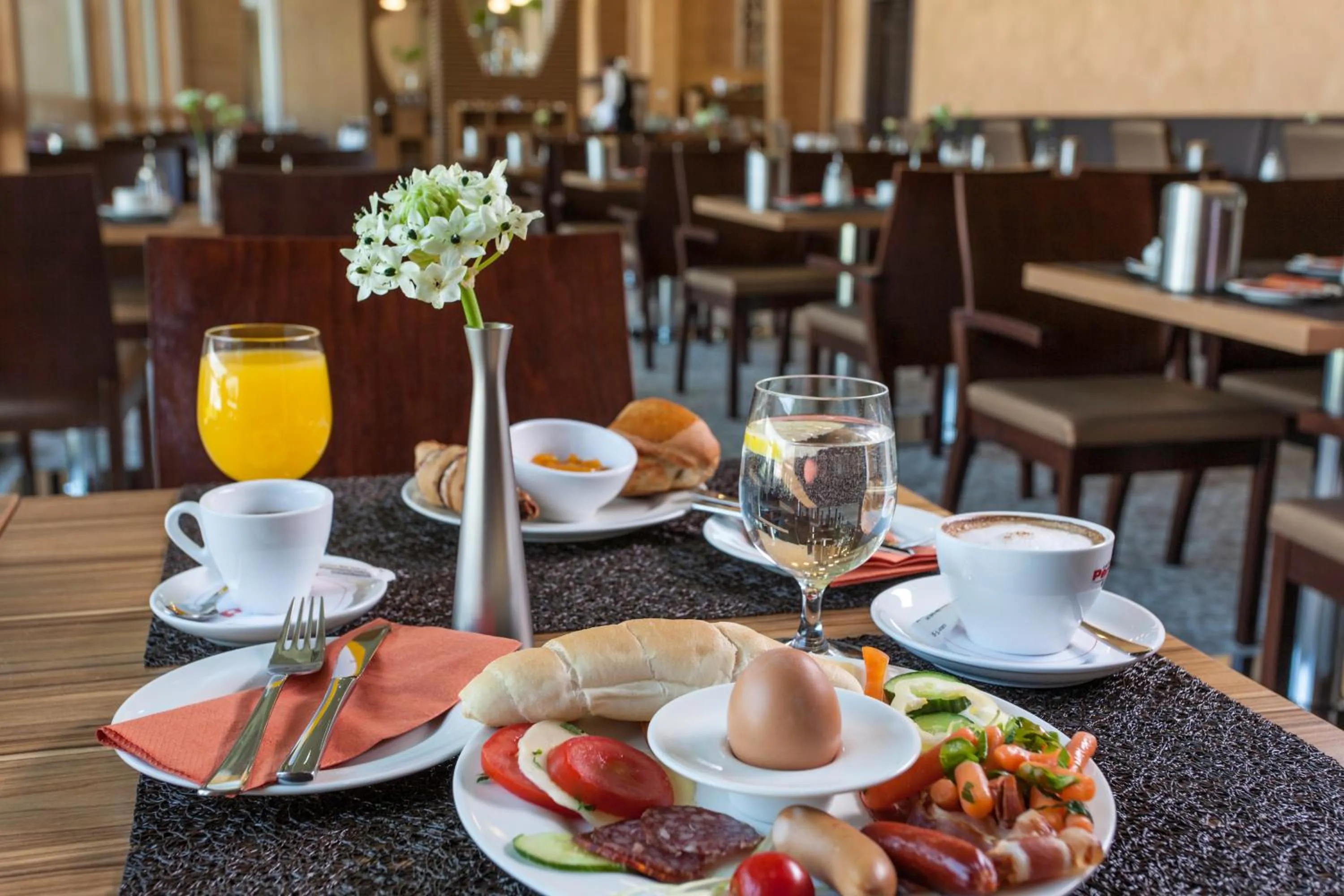 Continental breakfast in ETO Park Hotel Business & Stadium