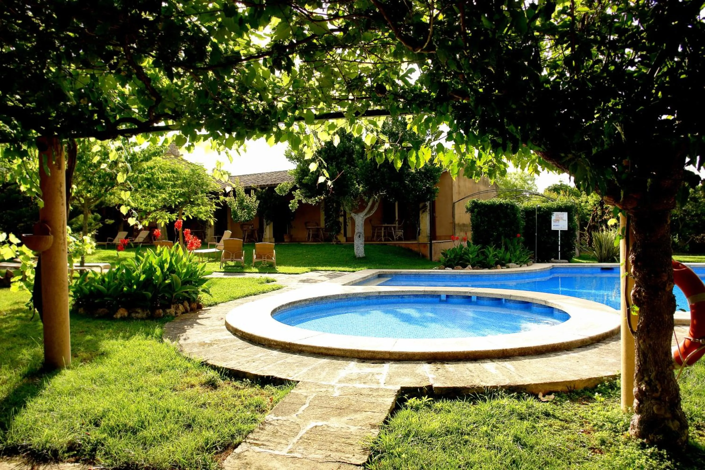 Swimming pool in Aumallia Hotel & Spa