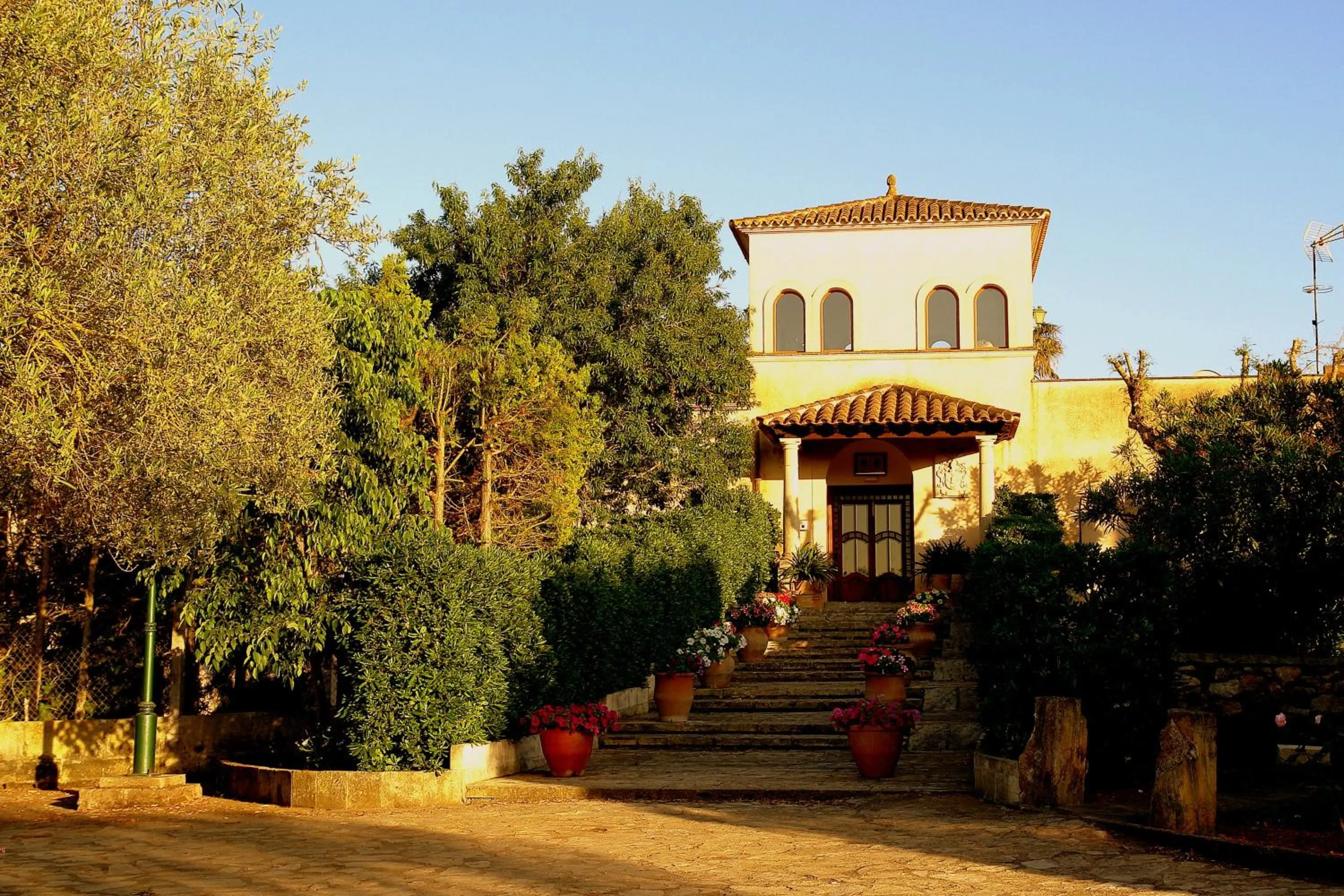 Facade/entrance in Aumallia Hotel & Spa