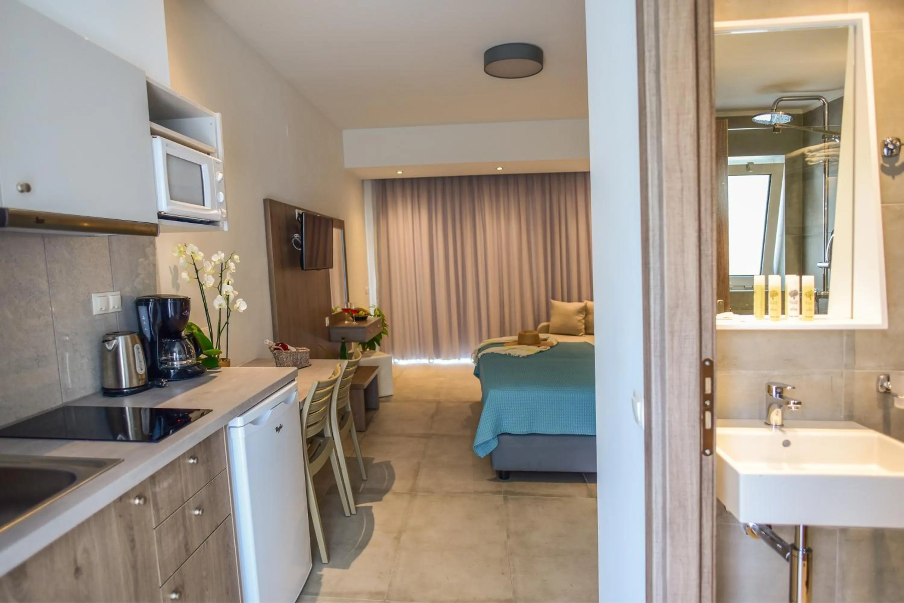 Photo of the whole room, Bed in Blue Horizon Apartments