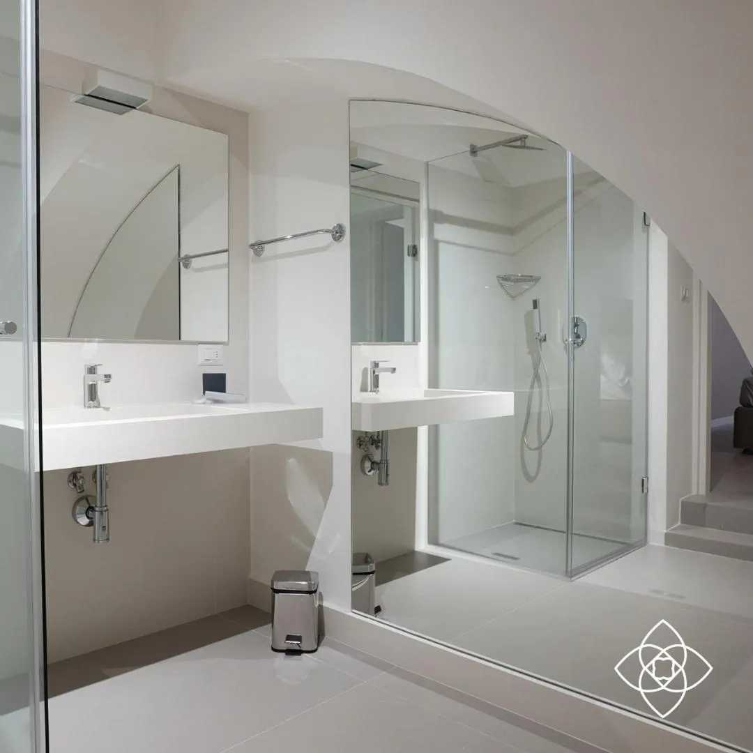 Shower in B&Bari, via Cairoli - guesthouse Le Case di Aurelia