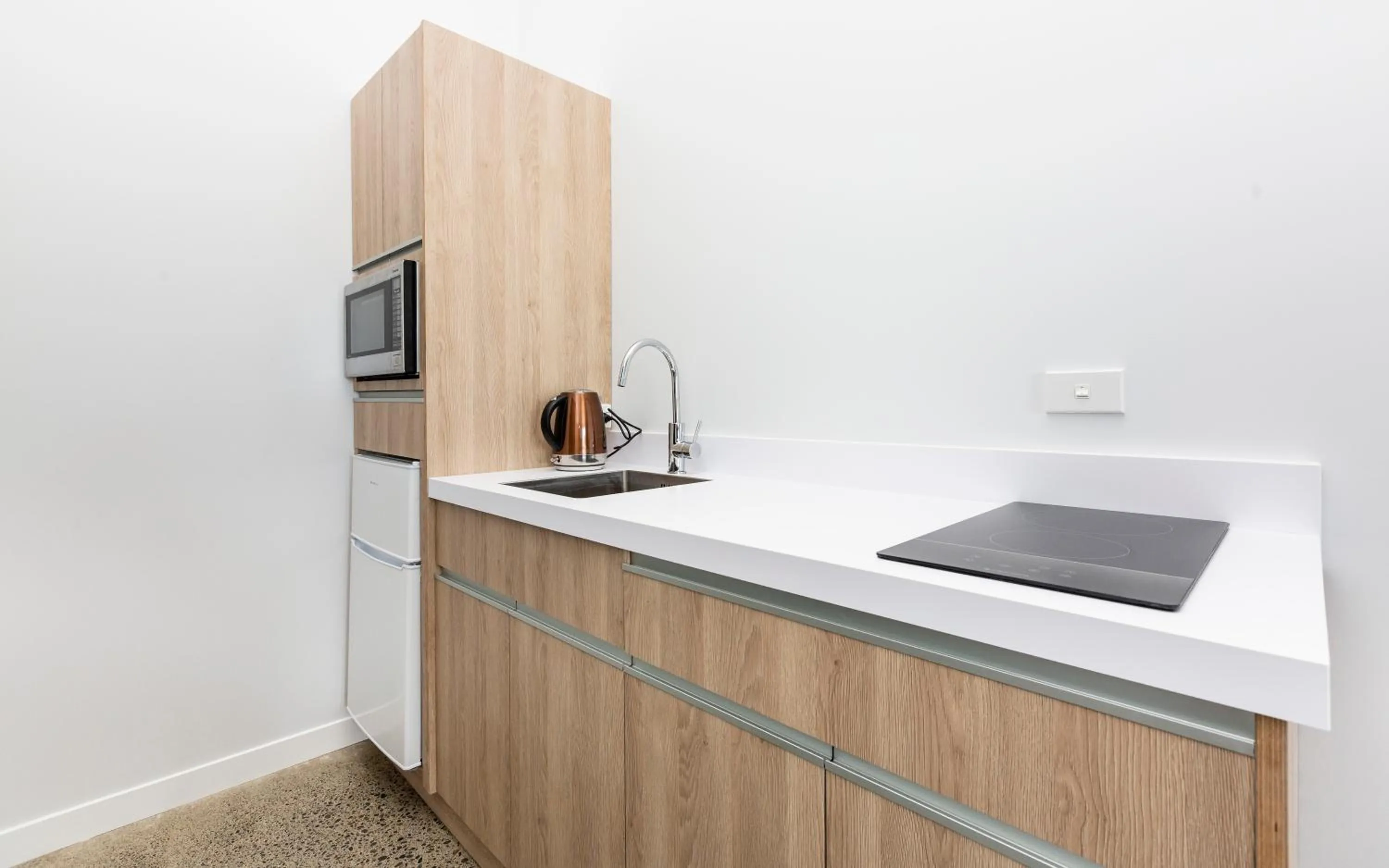 Coffee/tea facilities in Zachary's Motel