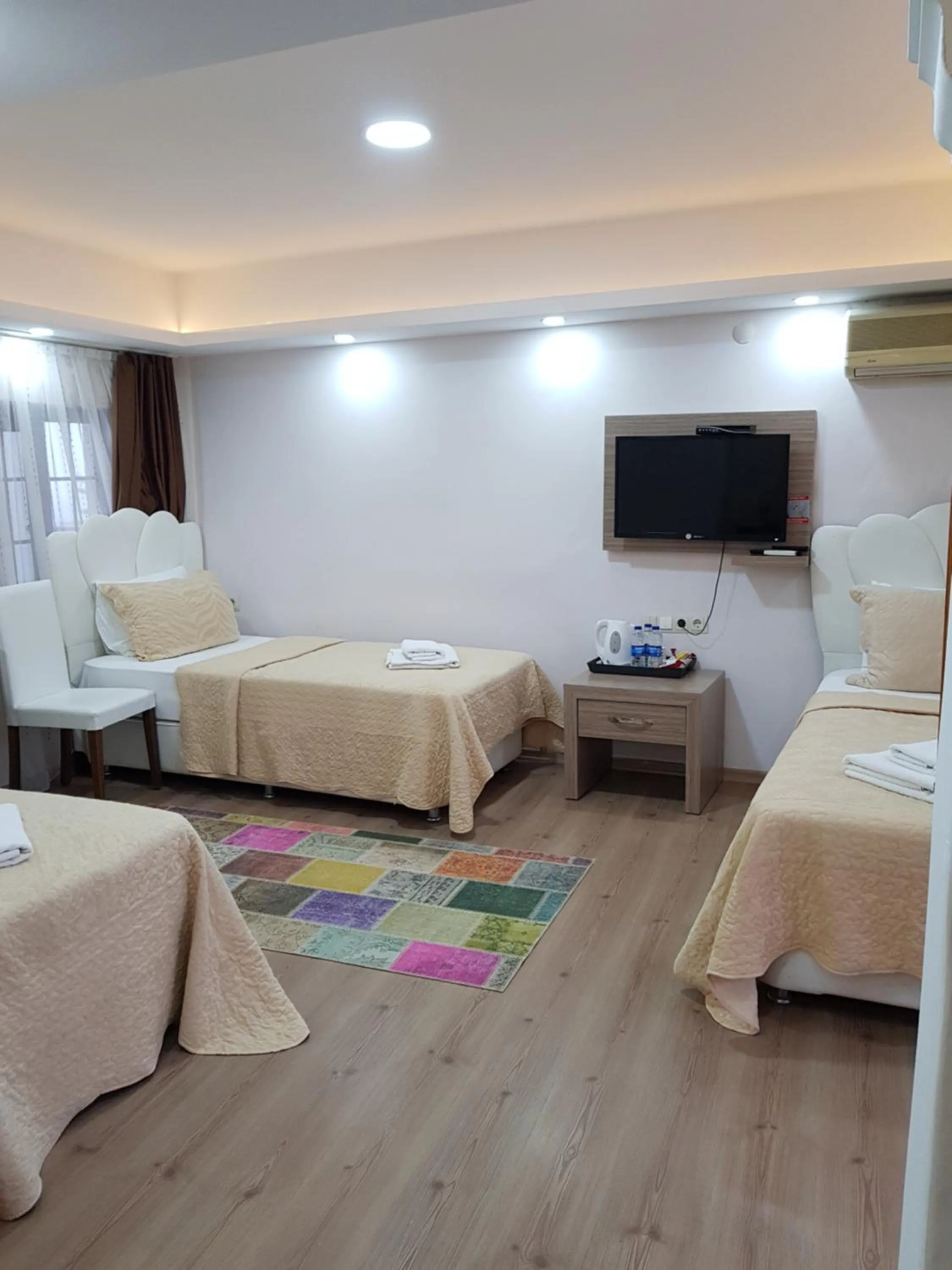 Communal lounge/ TV room, Bed in Alida Hotel Pamukkale