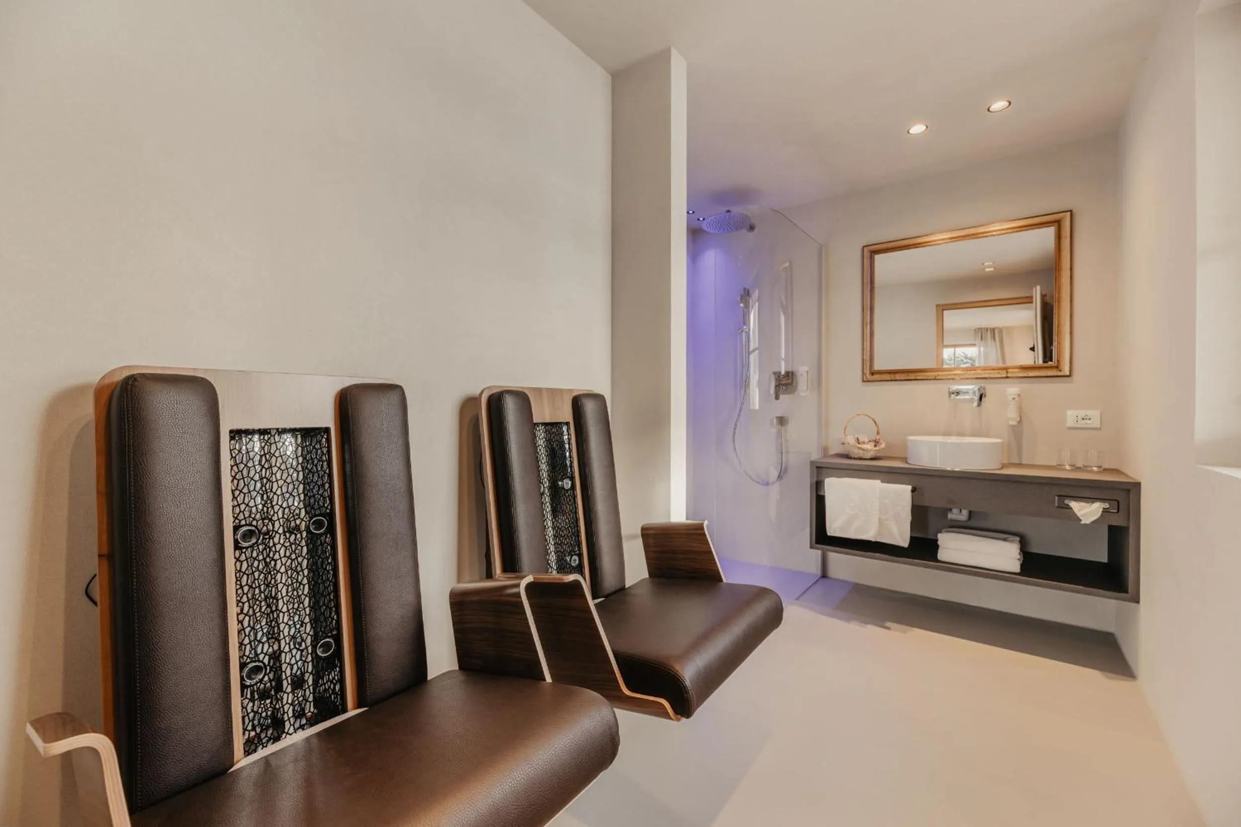 Bathroom in Hotel Castel Oswald von Wolkenstein