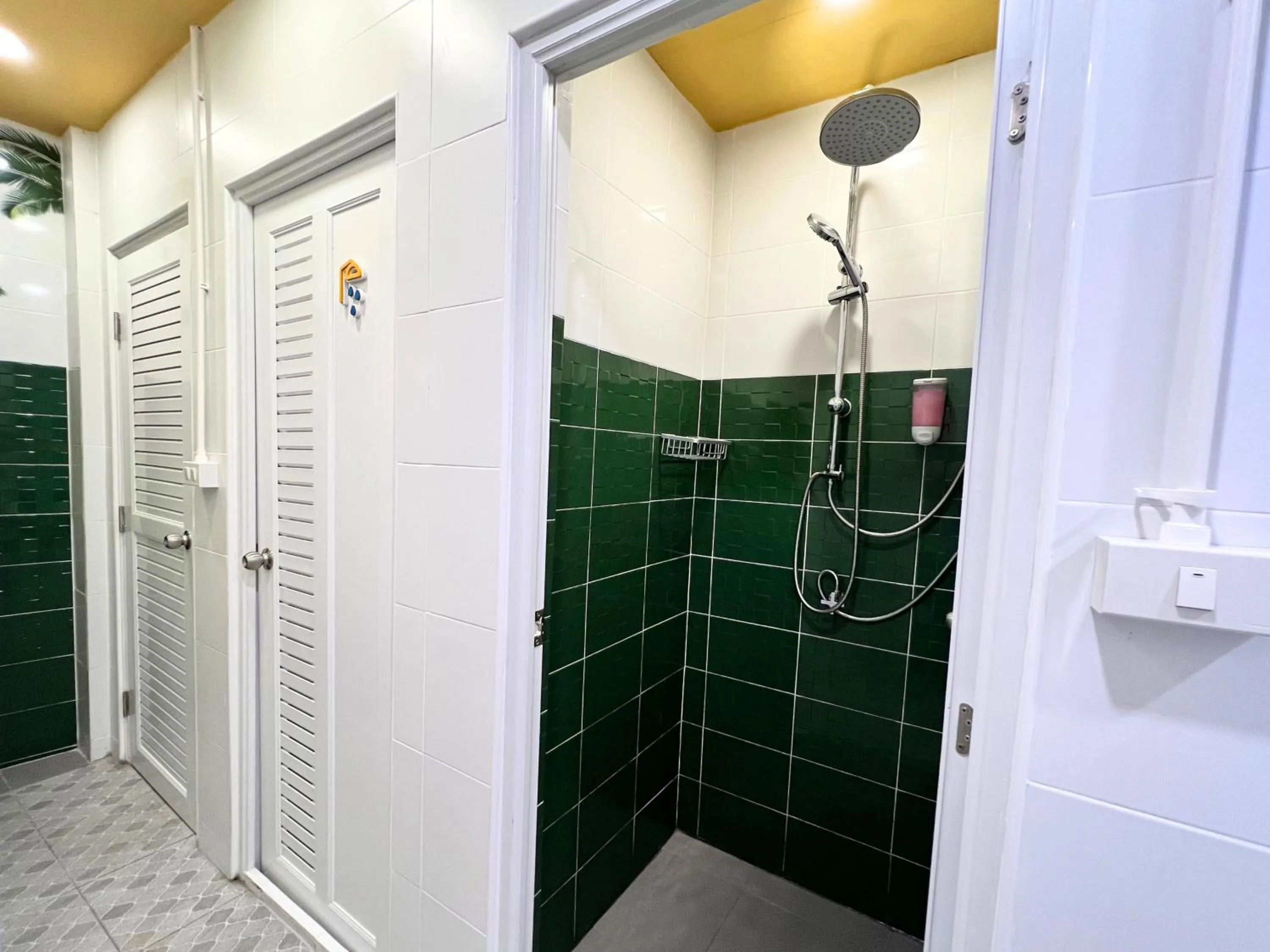 Shower in Sleepy Station Hostel