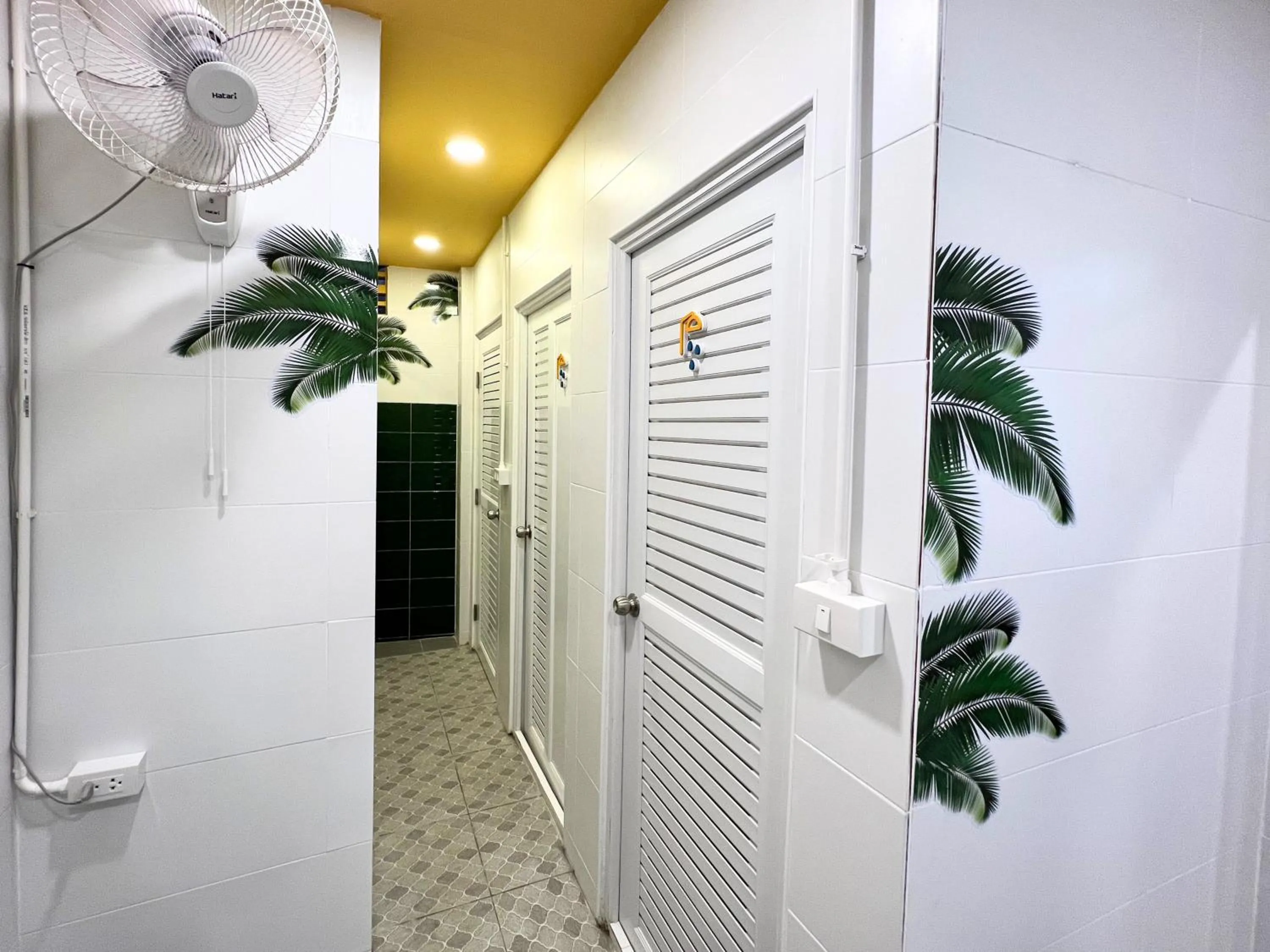 Shower in Sleepy Station Hostel