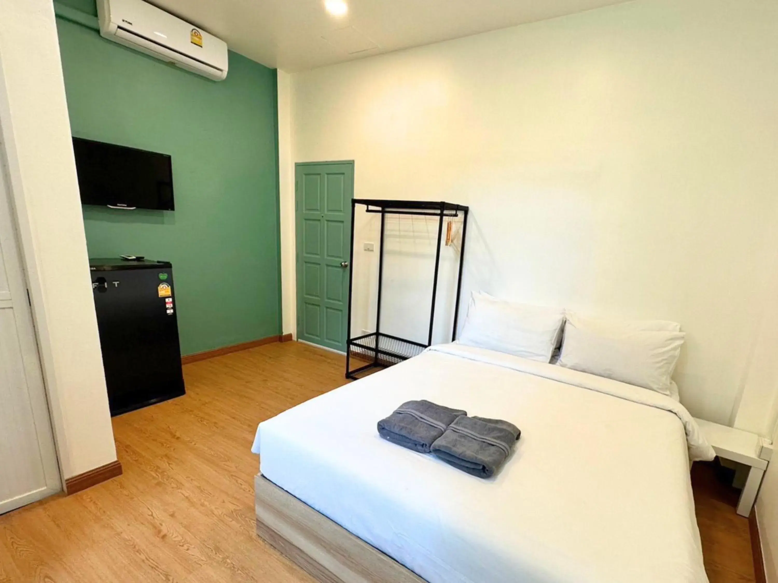 Standard Double Room in Sleepy Station Hostel Standard Double Room in Sleepy Station Hostel