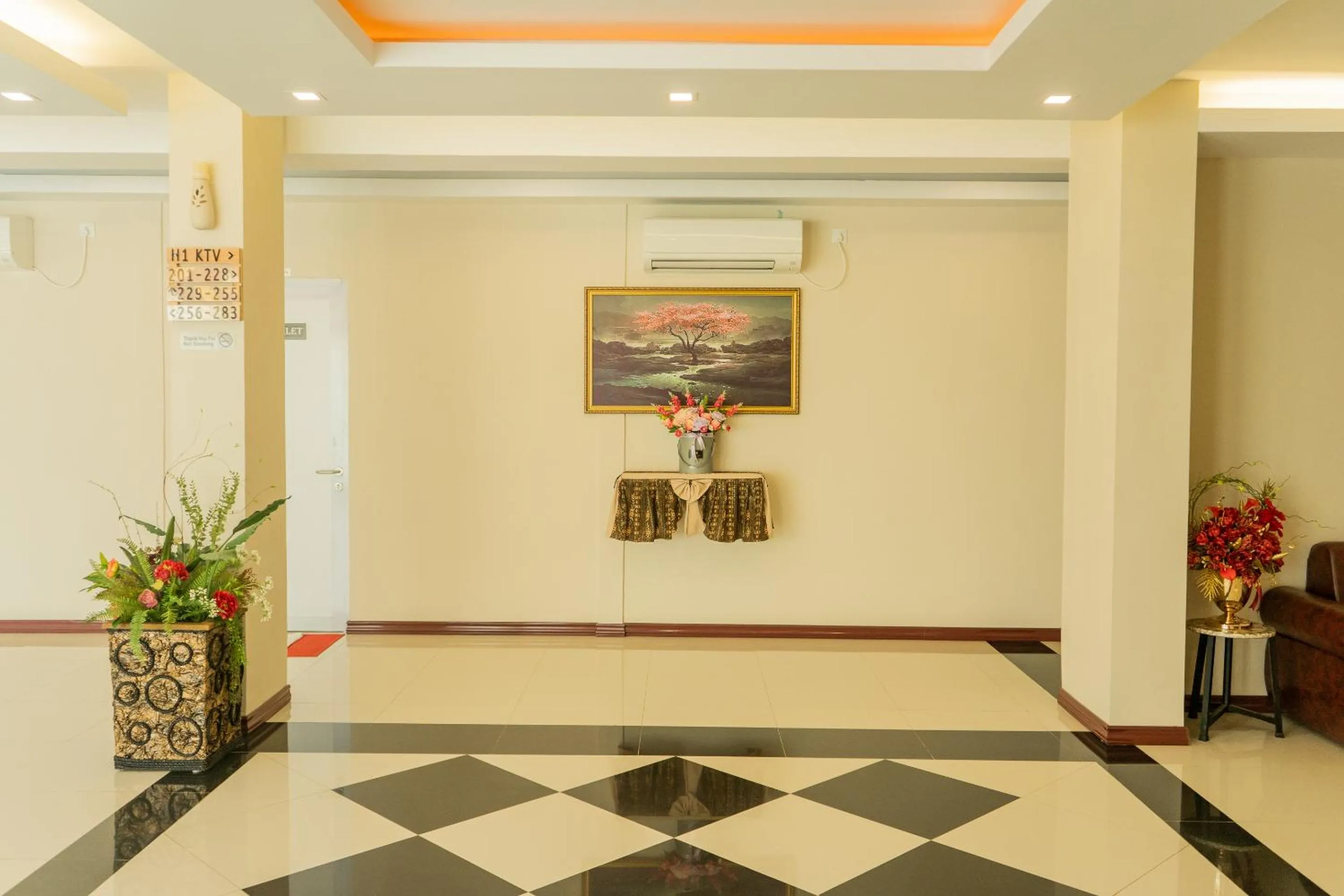 Communal lounge/ TV room in Hokkie Hotel Punggur Batam