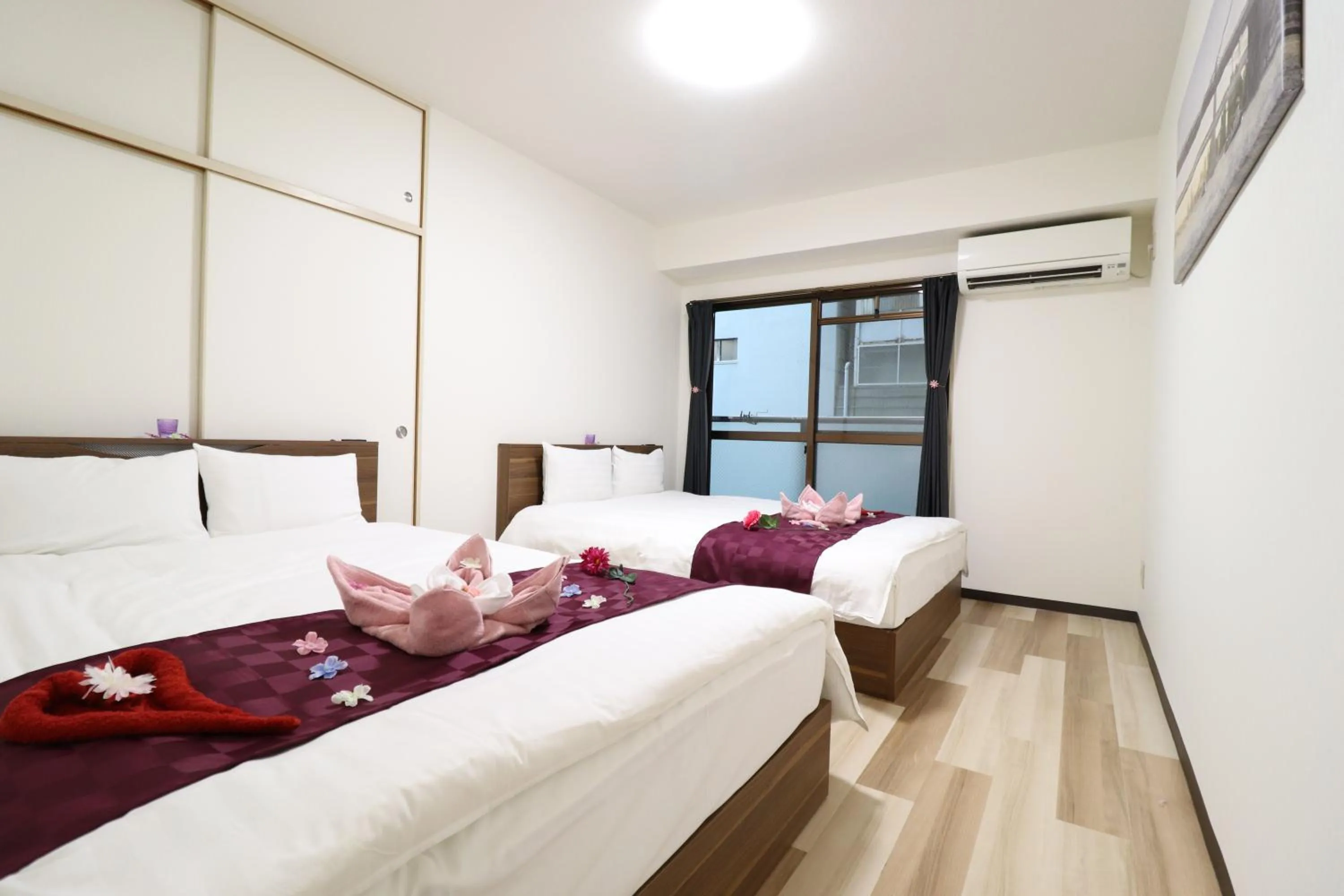 Bed in Court Saiwaicho