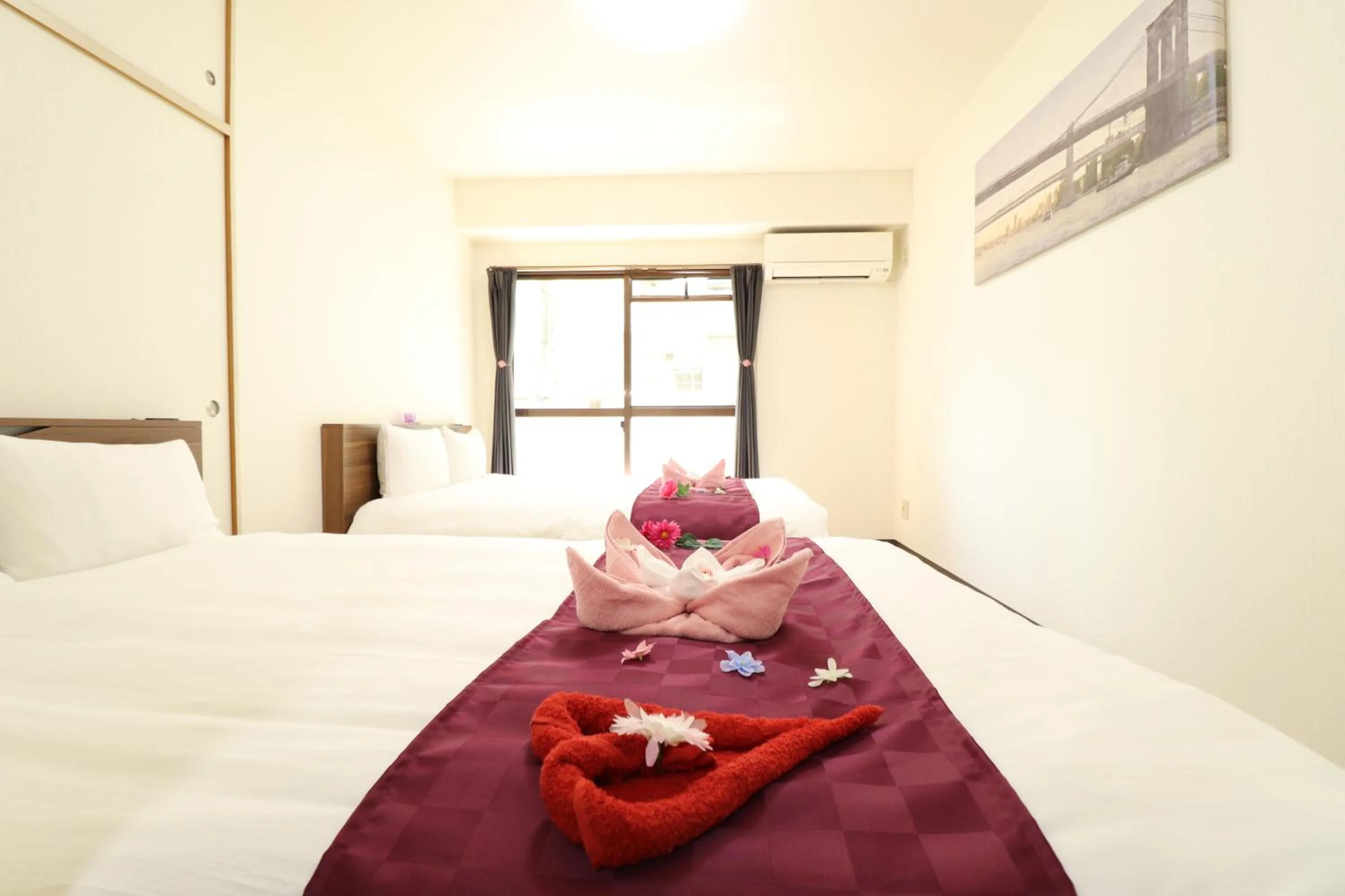 Bed in Court Saiwaicho