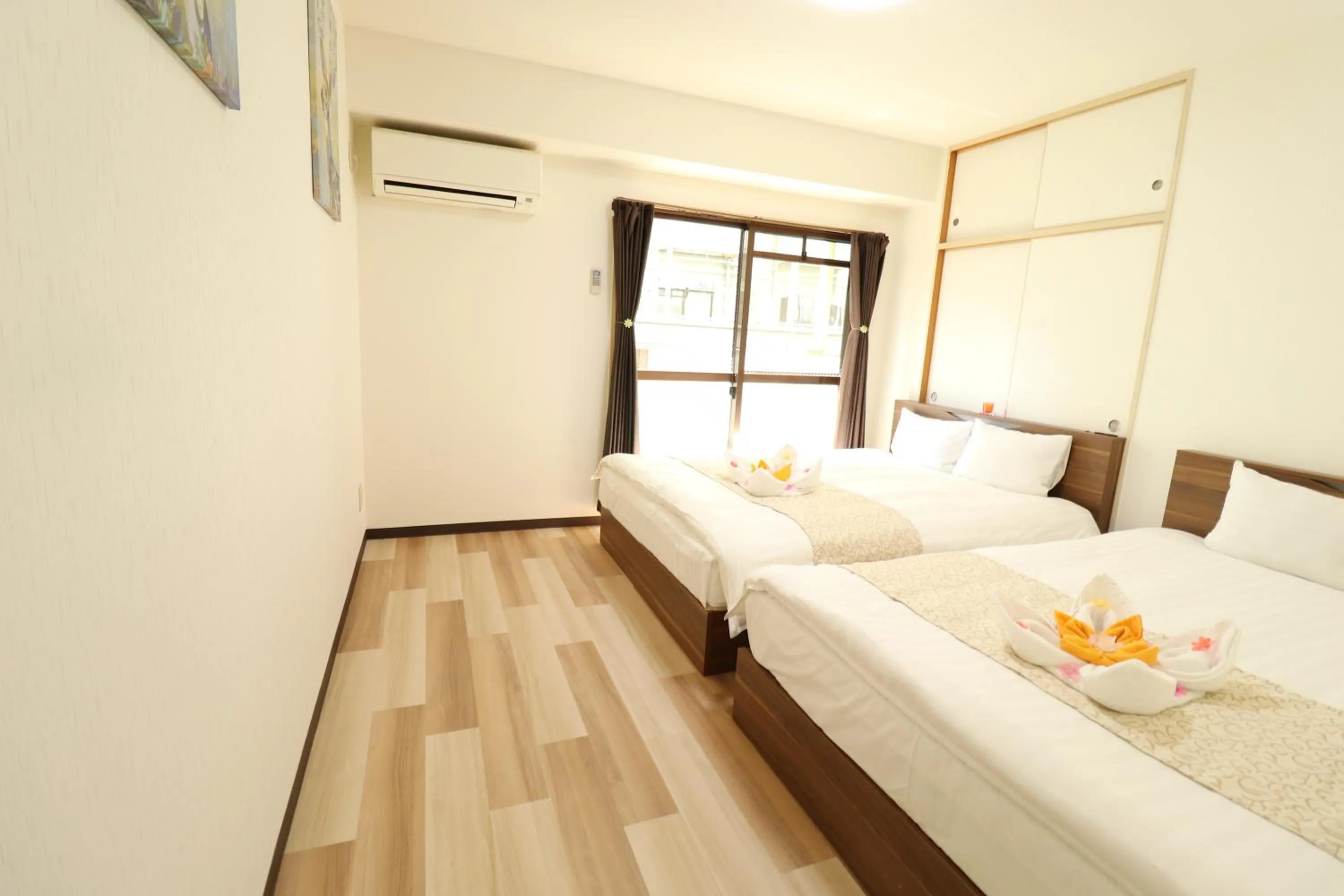 Photo of the whole room, Bed in Court Saiwaicho