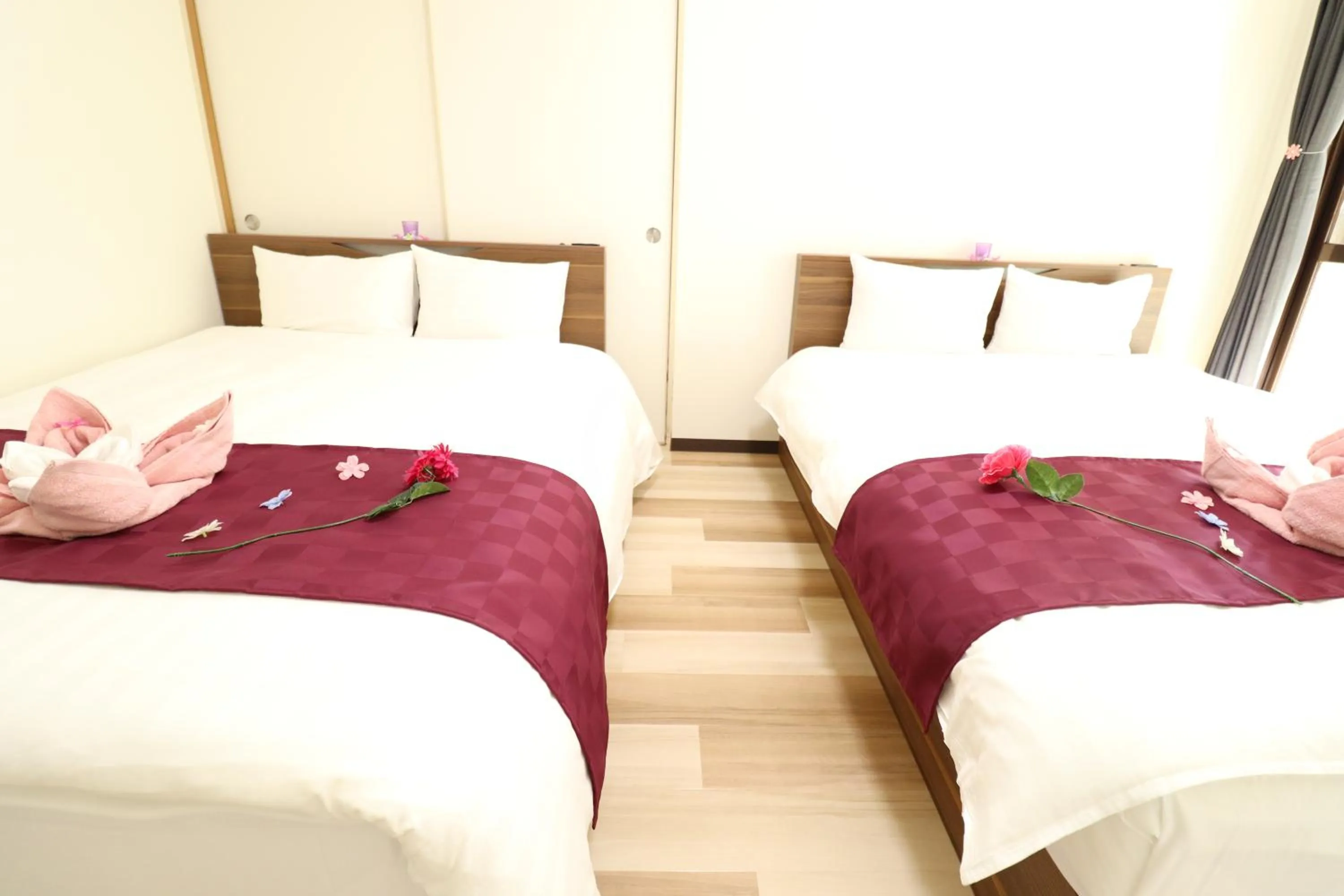 Bed in Court Saiwaicho