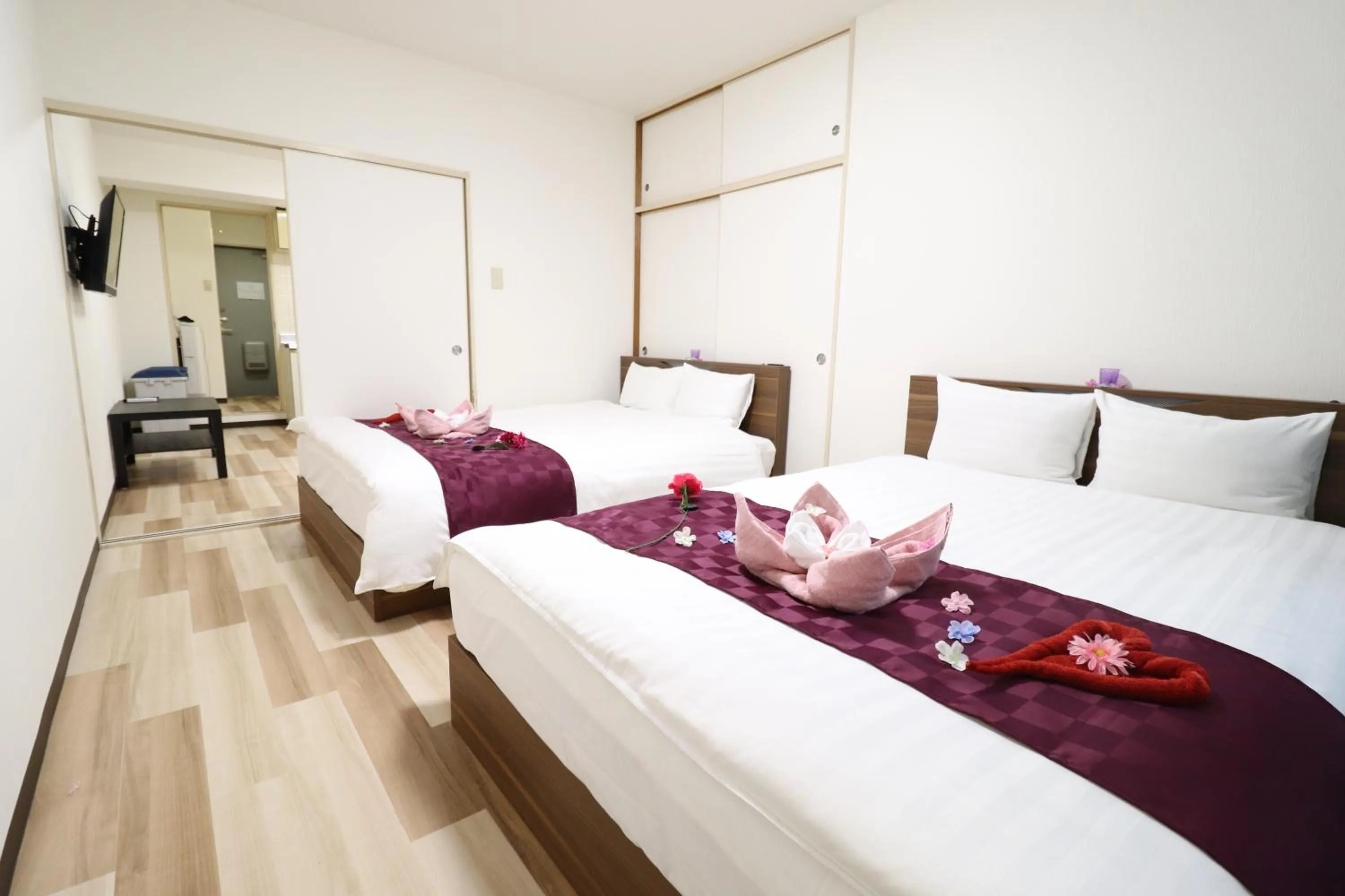 Bed in Court Saiwaicho